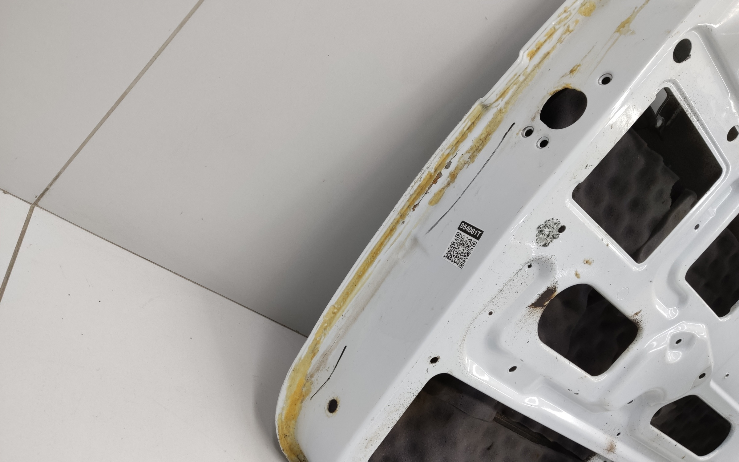 Дверь передняя левая Niva 2121