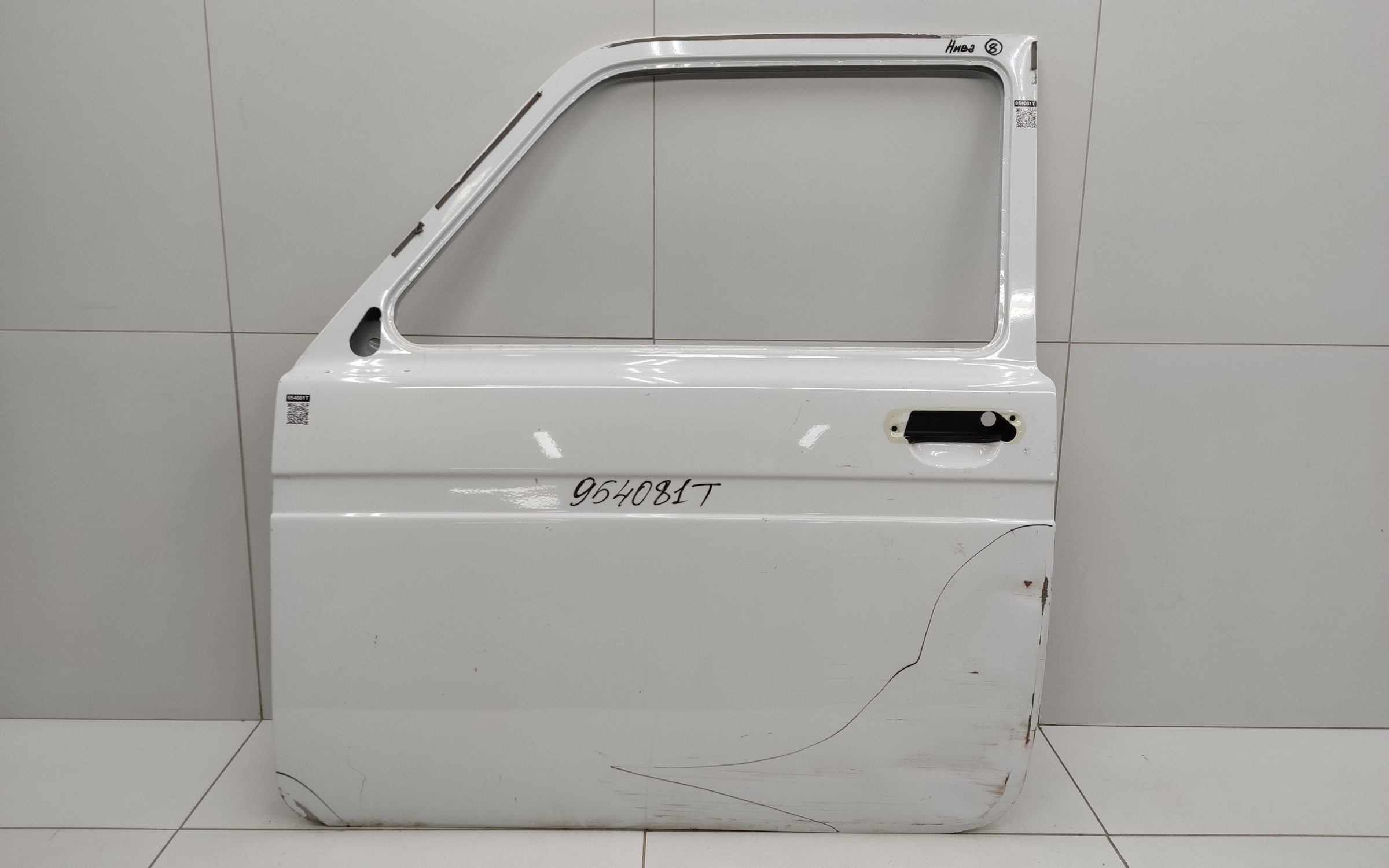 Дверь передняя левая Niva 2121