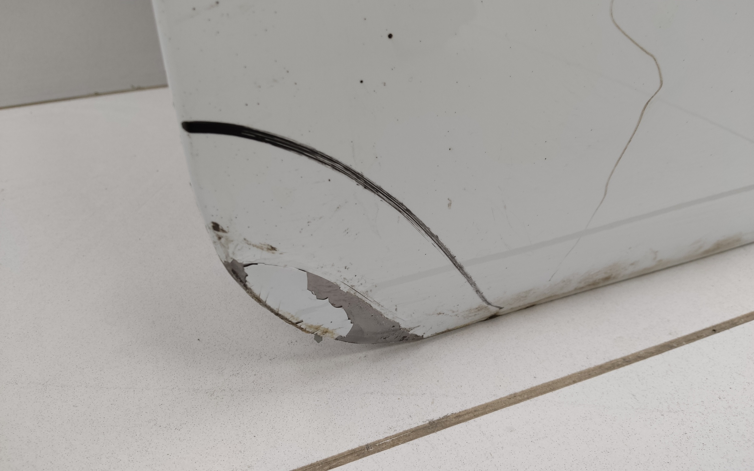 Дверь передняя левая Niva 2121