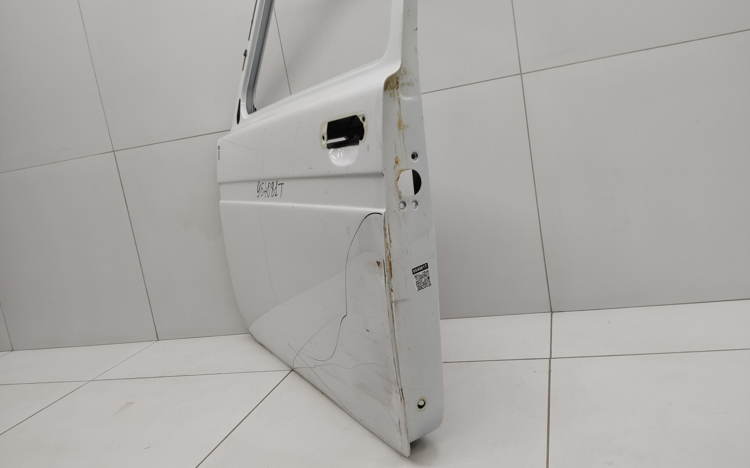 Дверь передняя левая Niva 2121