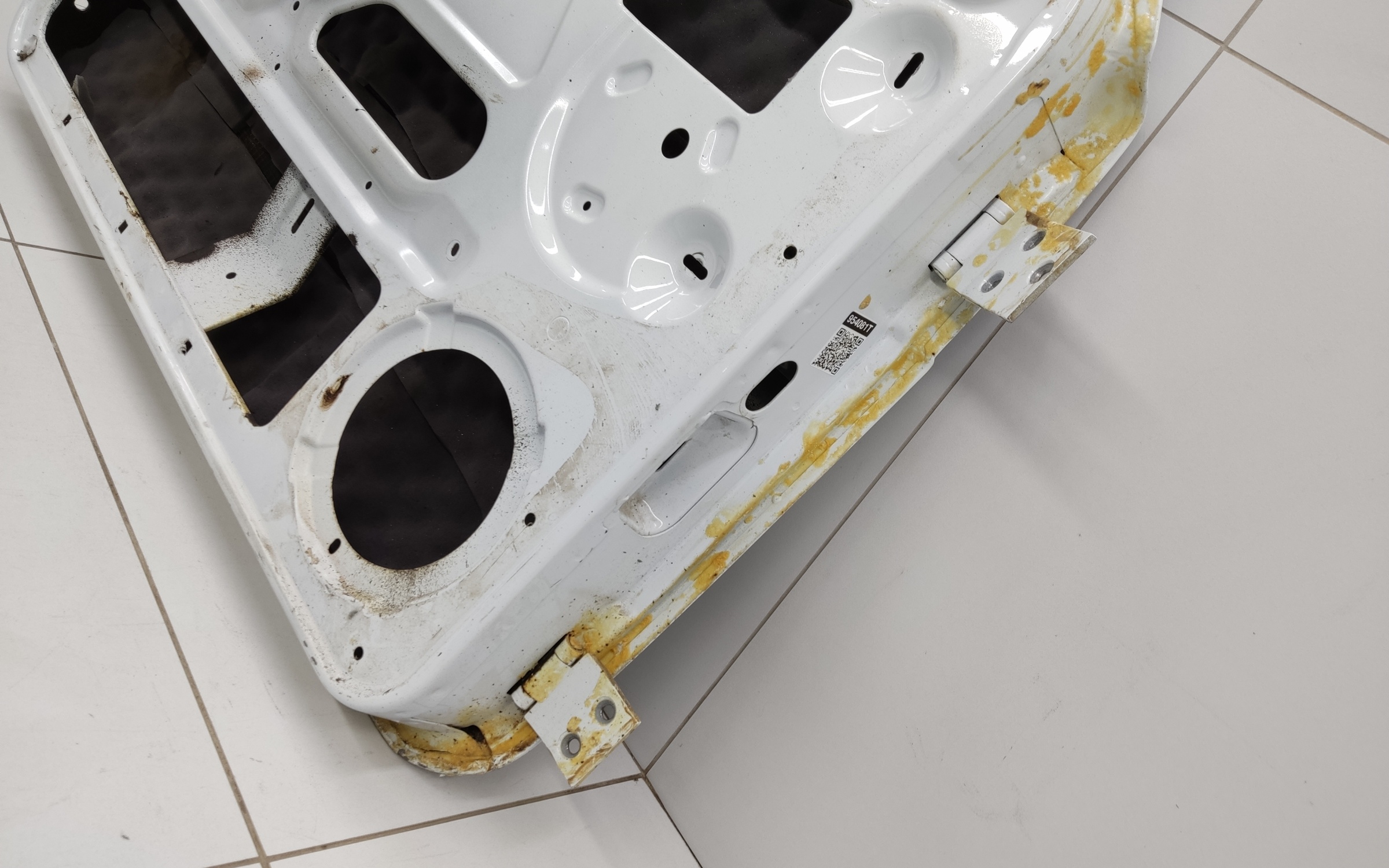 Дверь передняя левая Niva 2121