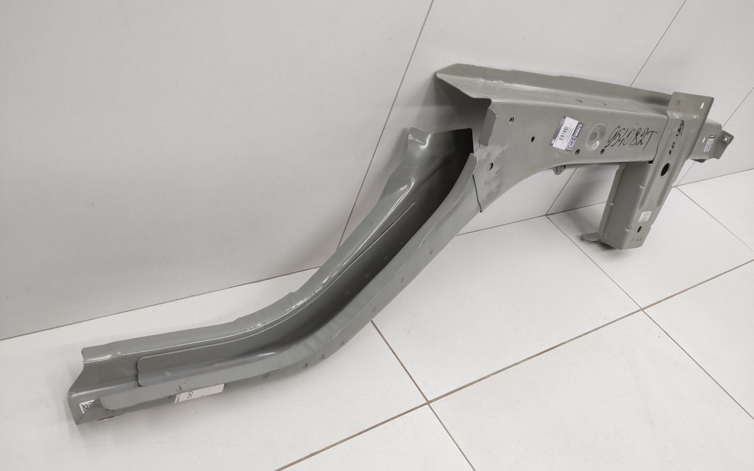 Лонжерон передний левый Lada Largus Restail