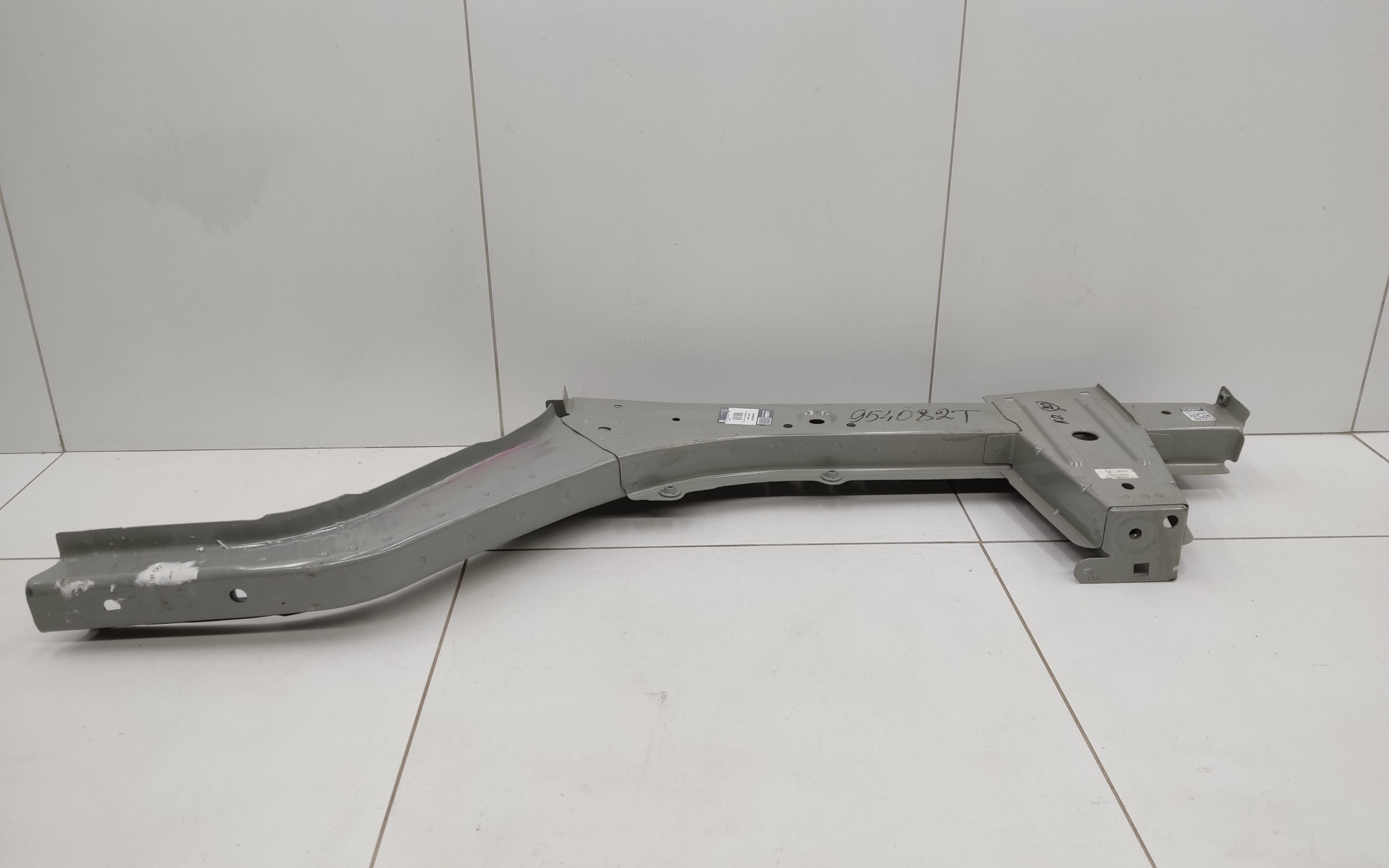 Лонжерон передний левый Lada Largus Restail