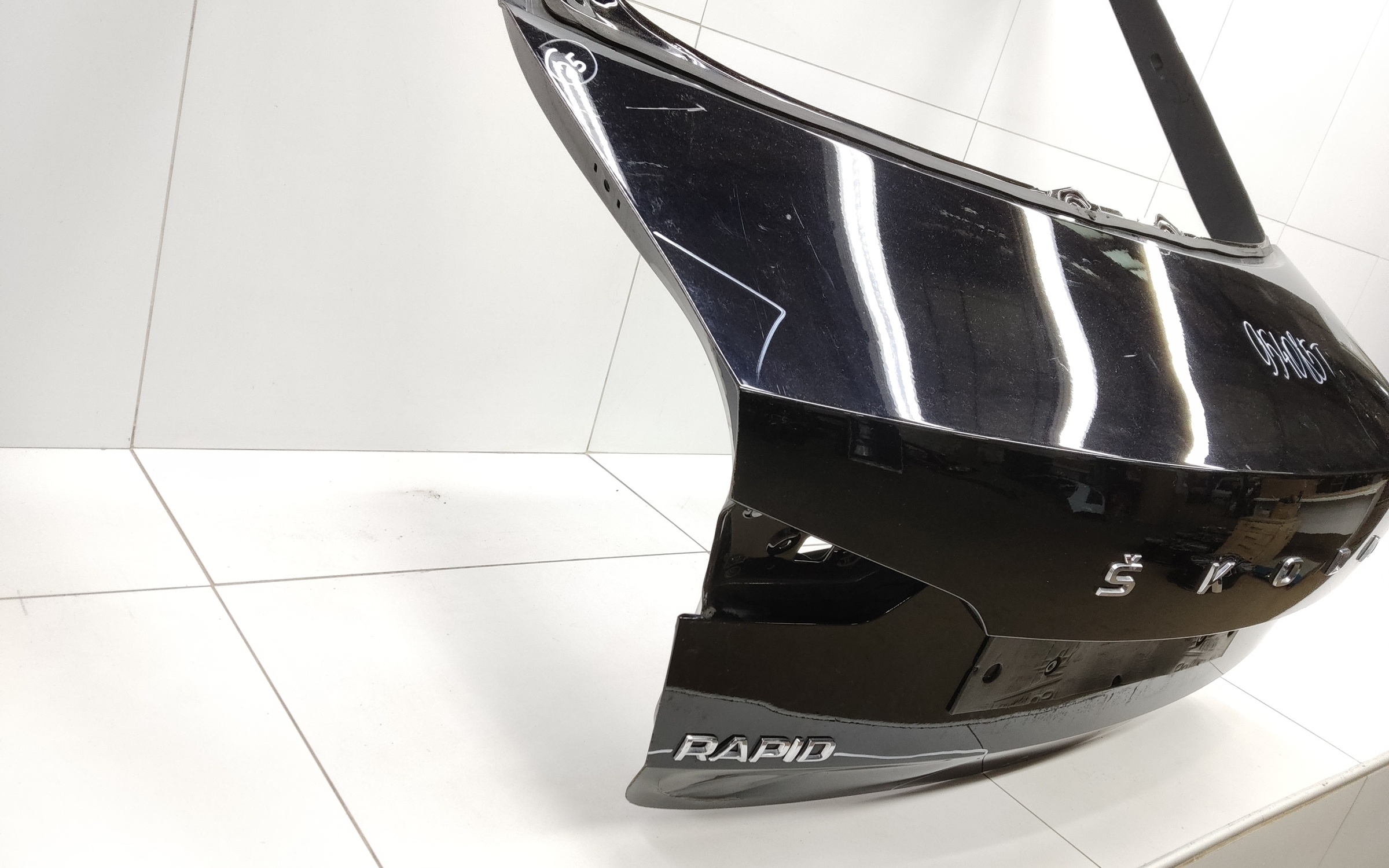 Крышка багажника Skoda Rapid 2