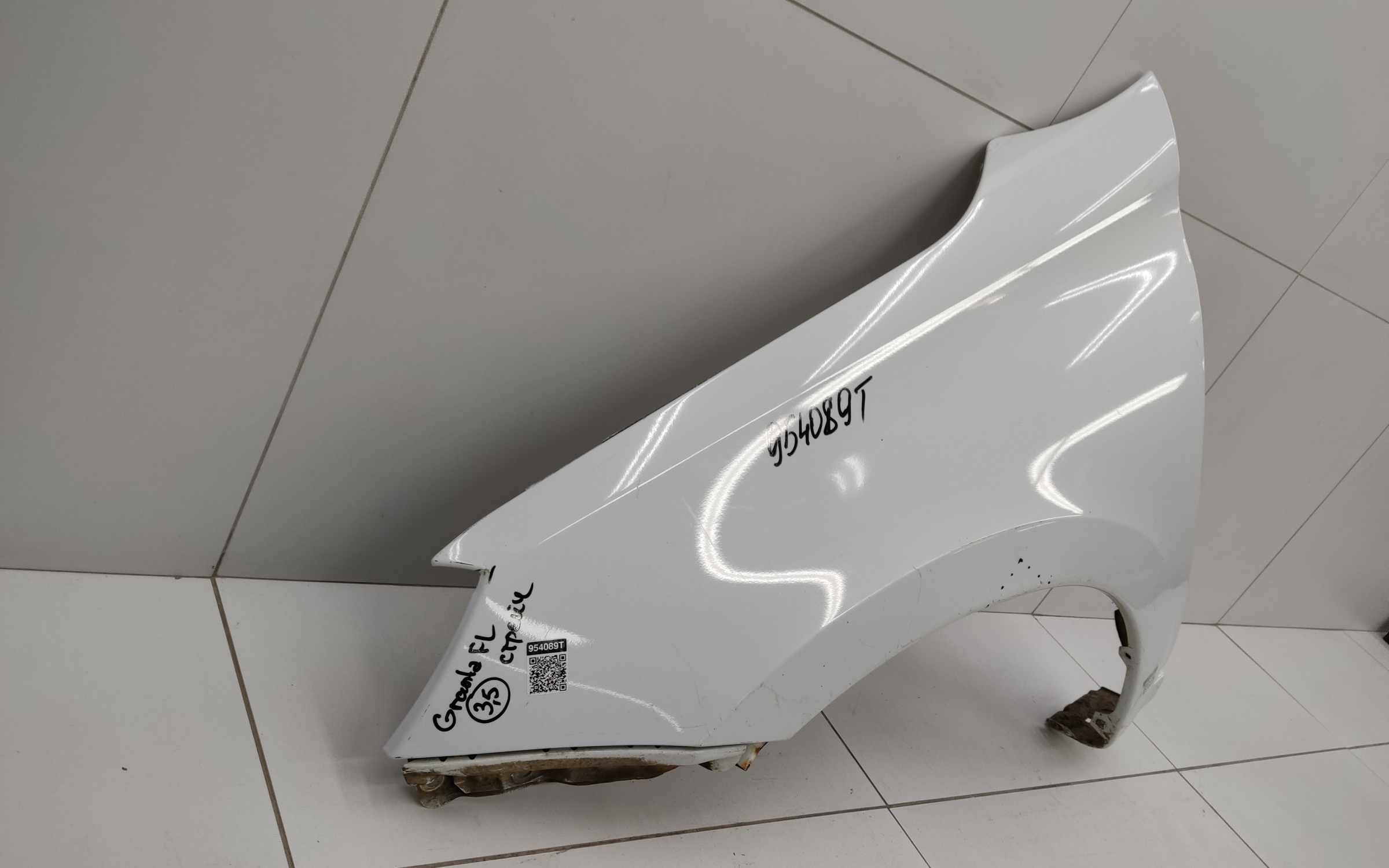 Крыло переднее левое Lada Granta 1 Restail без повторителя