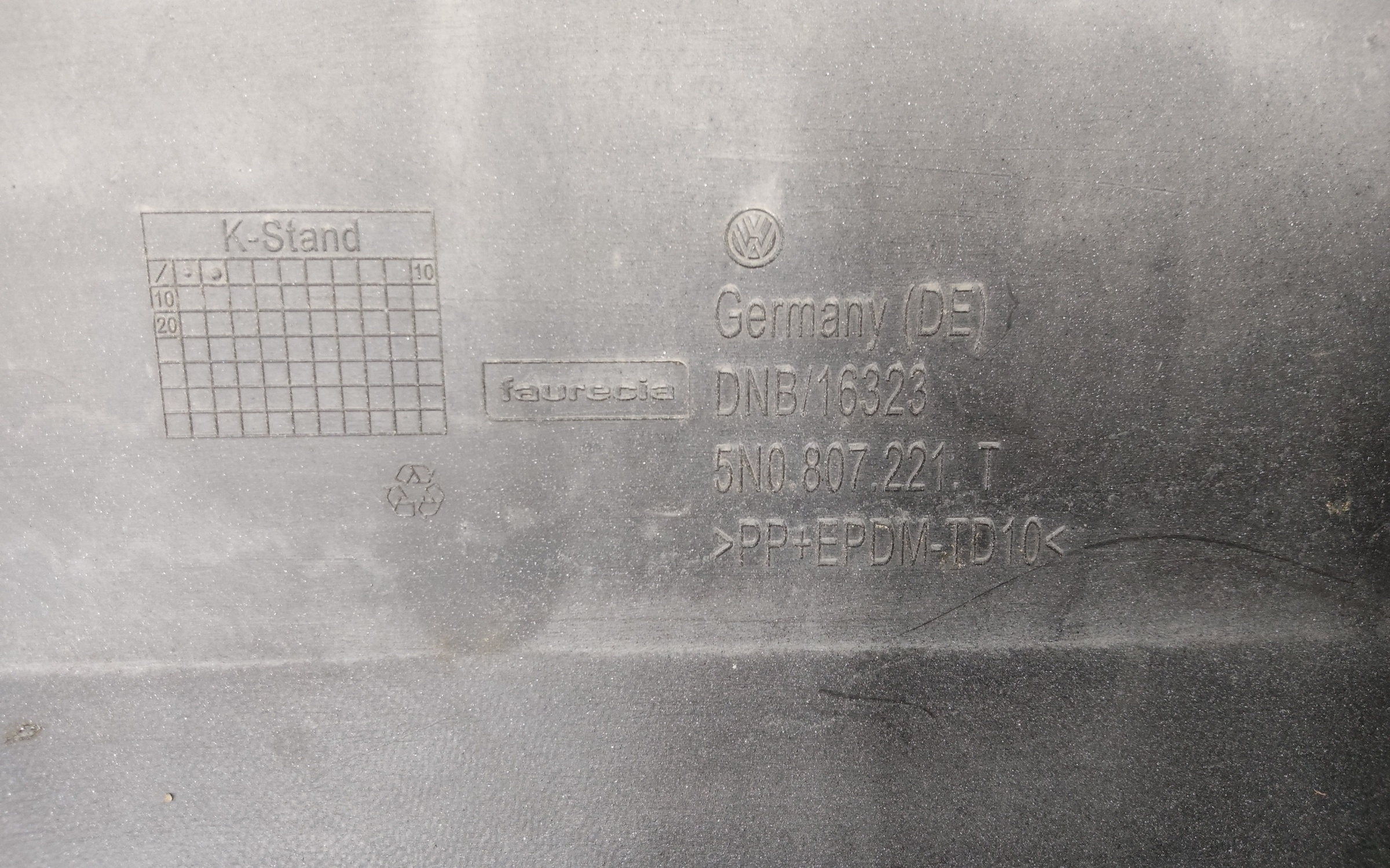 Бампер передний Volkswagen Tiguan 1 Restail