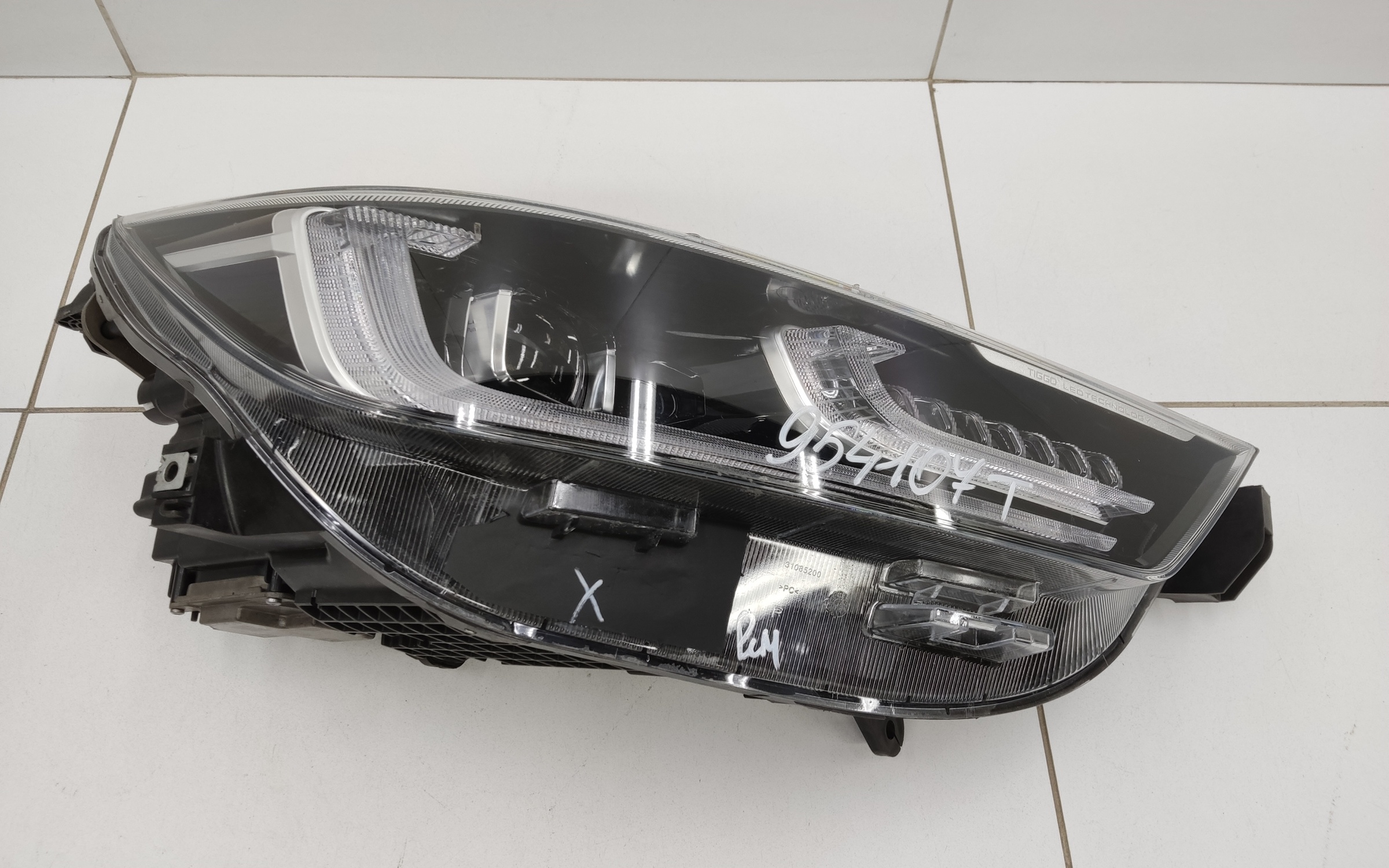 Фара передняя правая Chery Tiggo 8 Pro Max LED