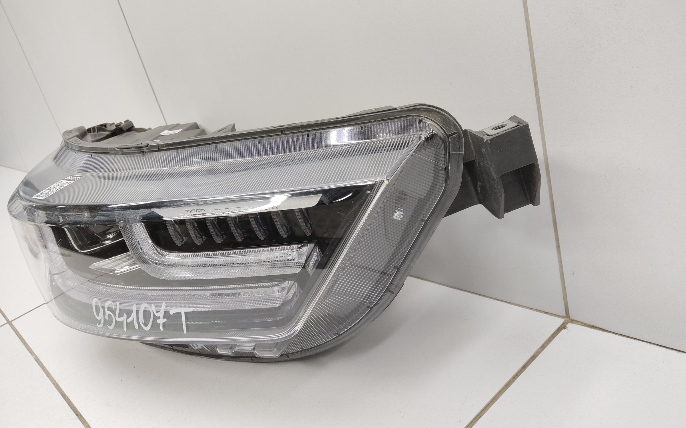 Фара передняя правая Chery Tiggo 8 Pro Max LED