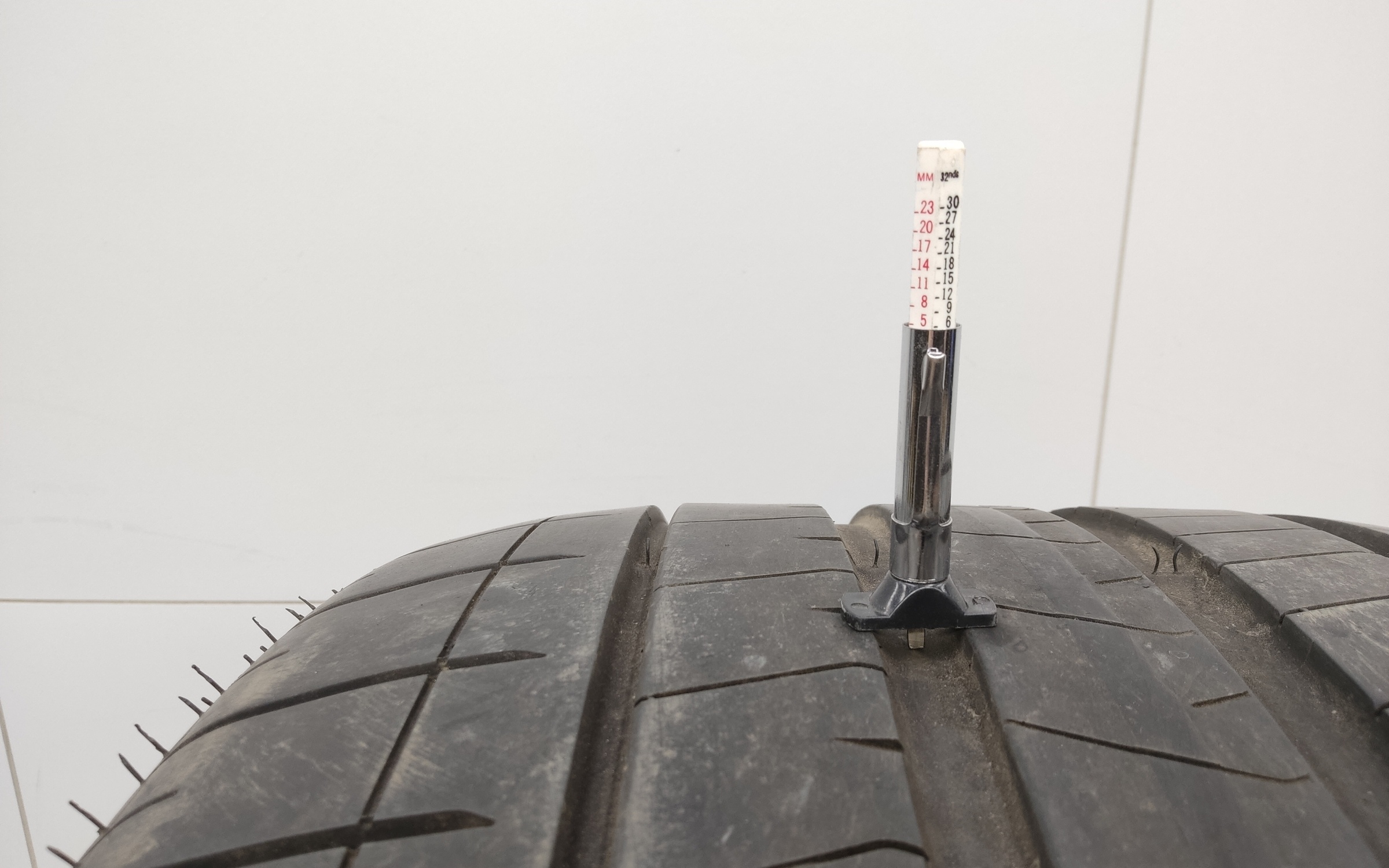 Шина летняя Pirelli P Zero PZ4 Sports Car 325/35 R23 111Y