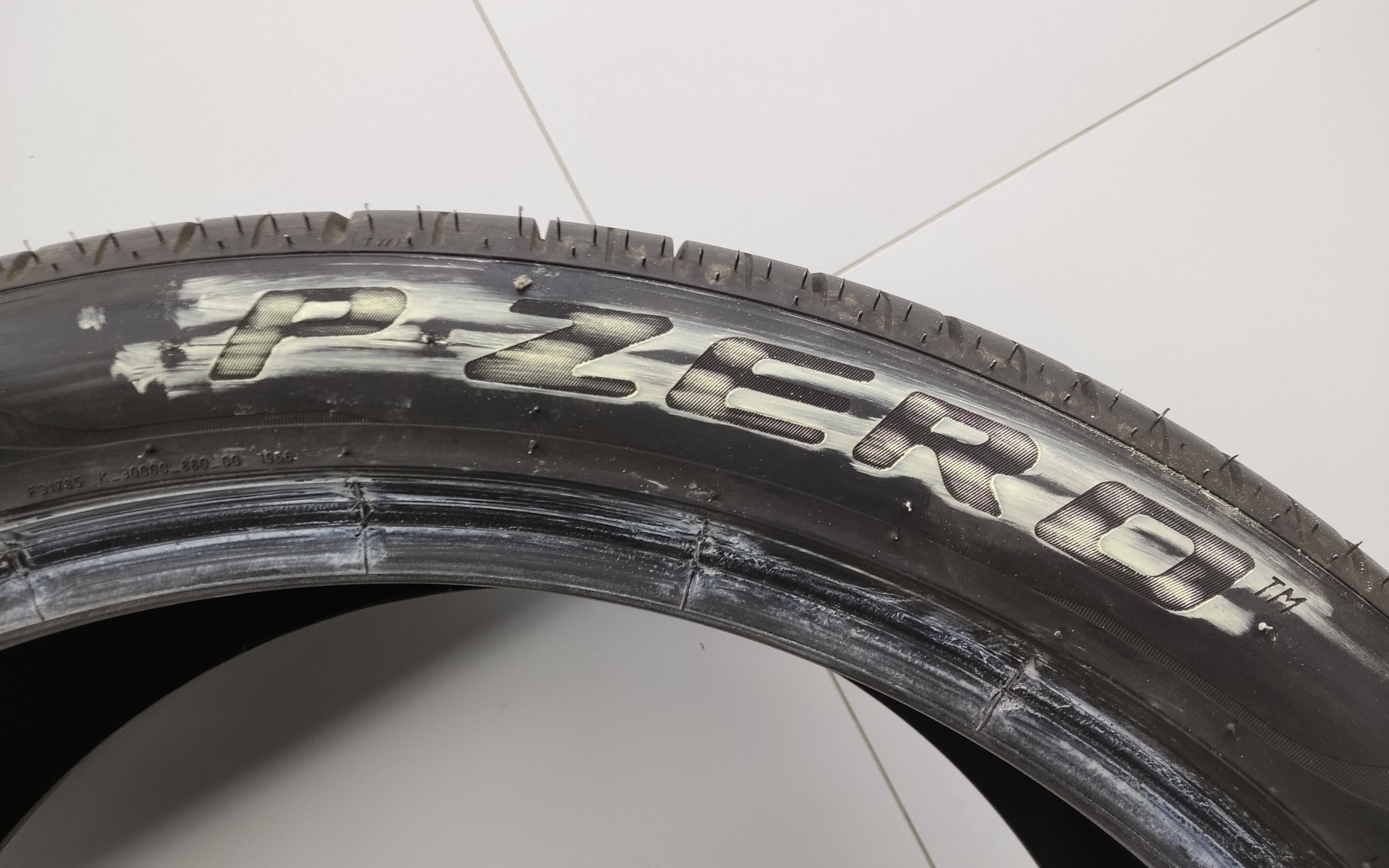 Шина летняя Pirelli P Zero PZ4 Sports Car 325/35 R23 111Y