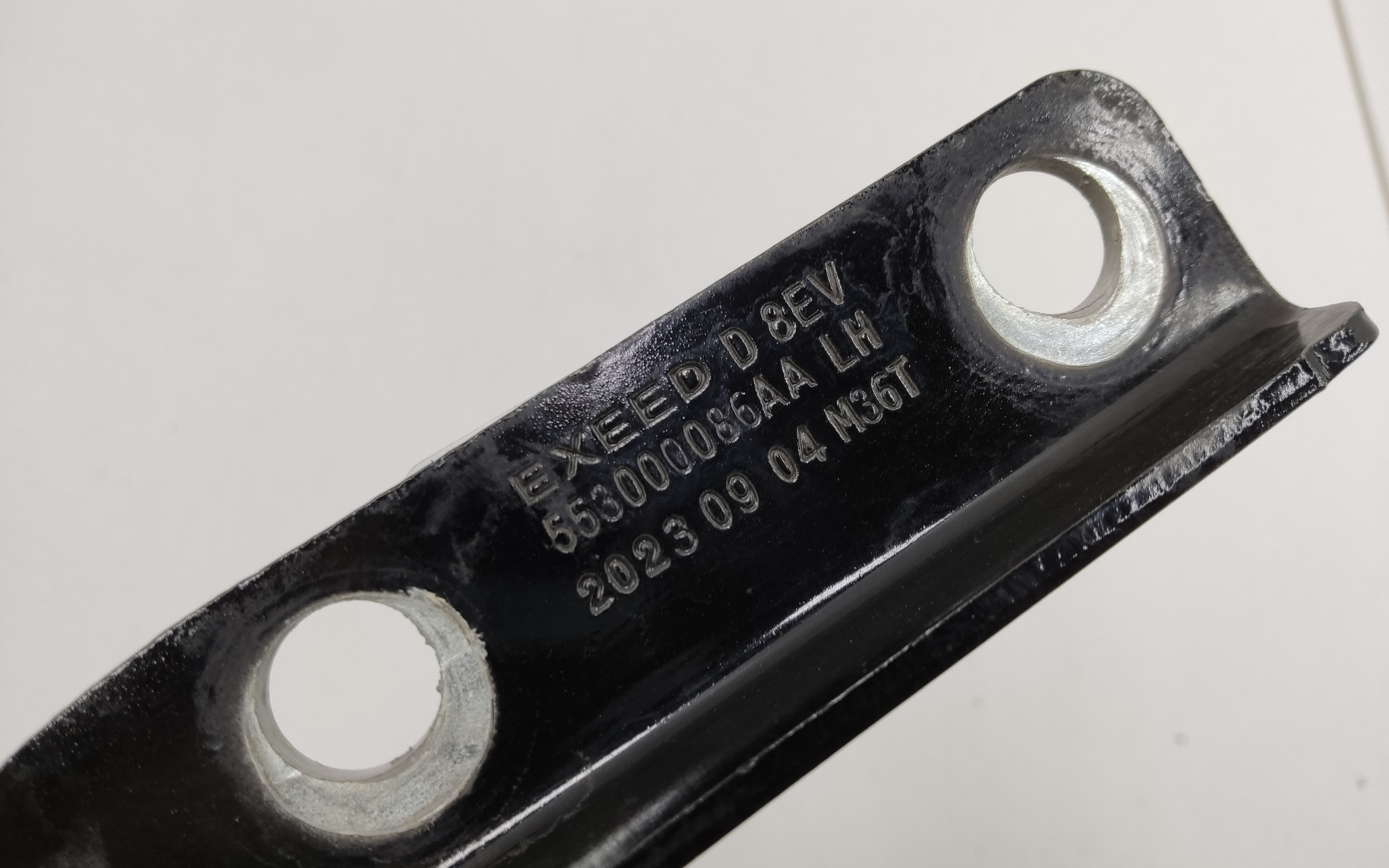 Петля капота левая Exeed VX