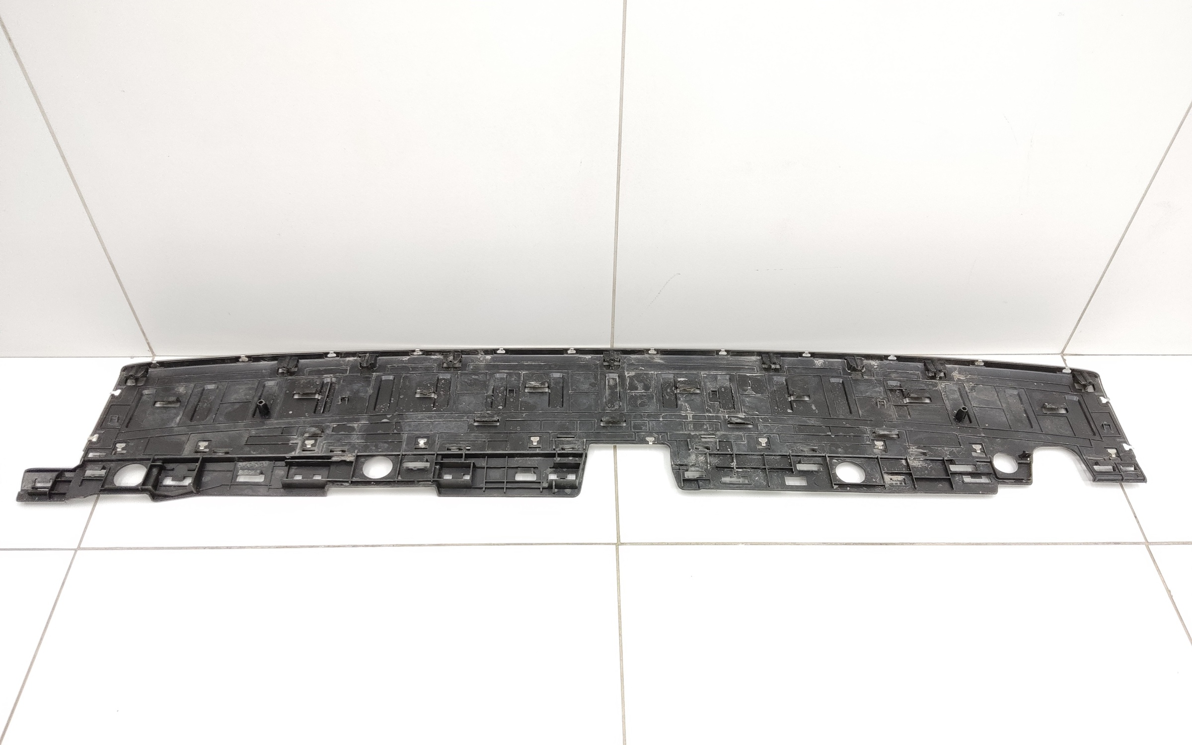 Накладка заднего бампера центральная верхняя Tank 500