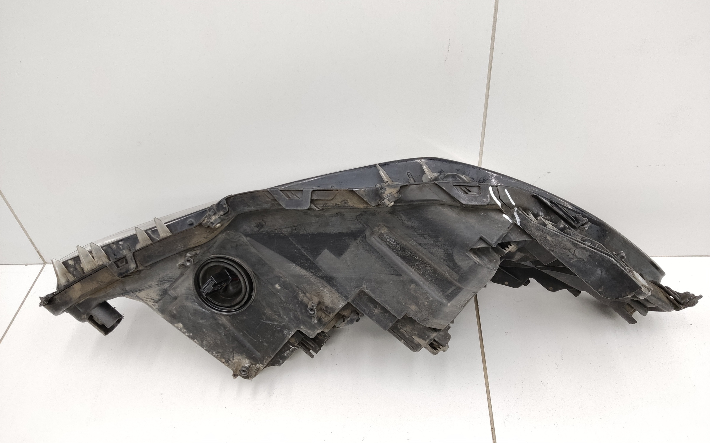 Фара передняя левая Toyota Camry V70 LED