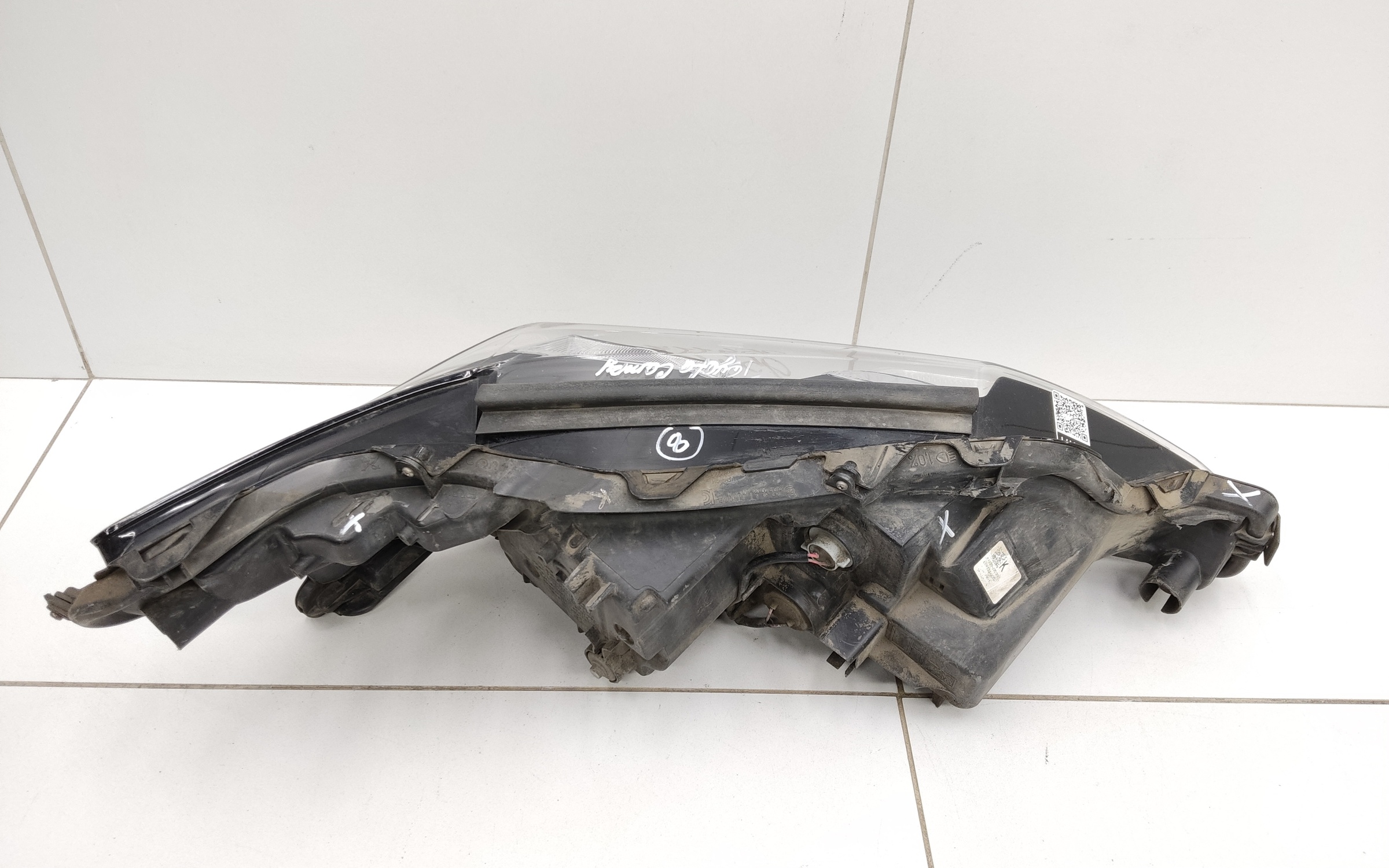 Фара передняя левая Toyota Camry V70 LED