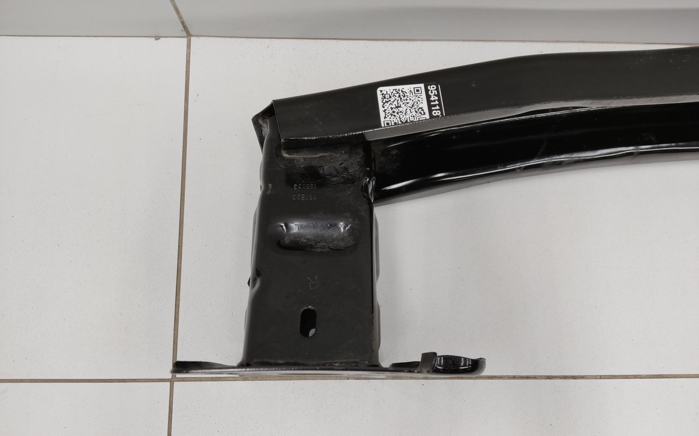 Усилитель переднего бампера Exeed VX