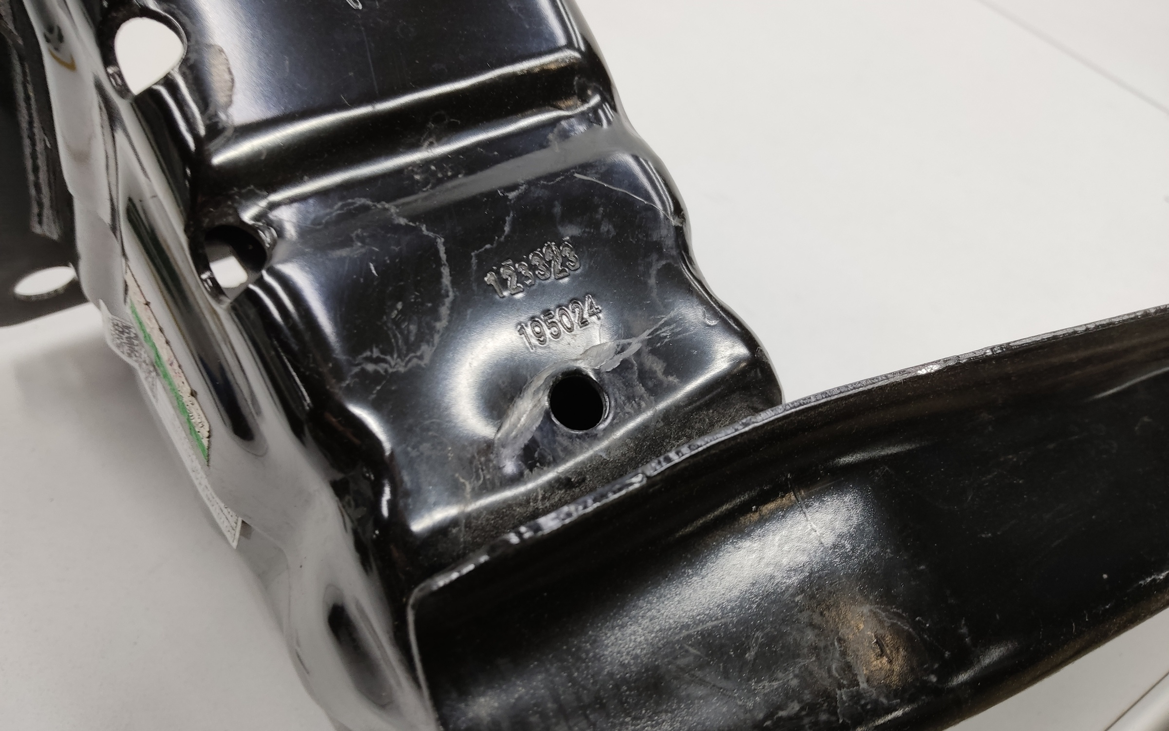 Усилитель переднего бампера Exeed VX