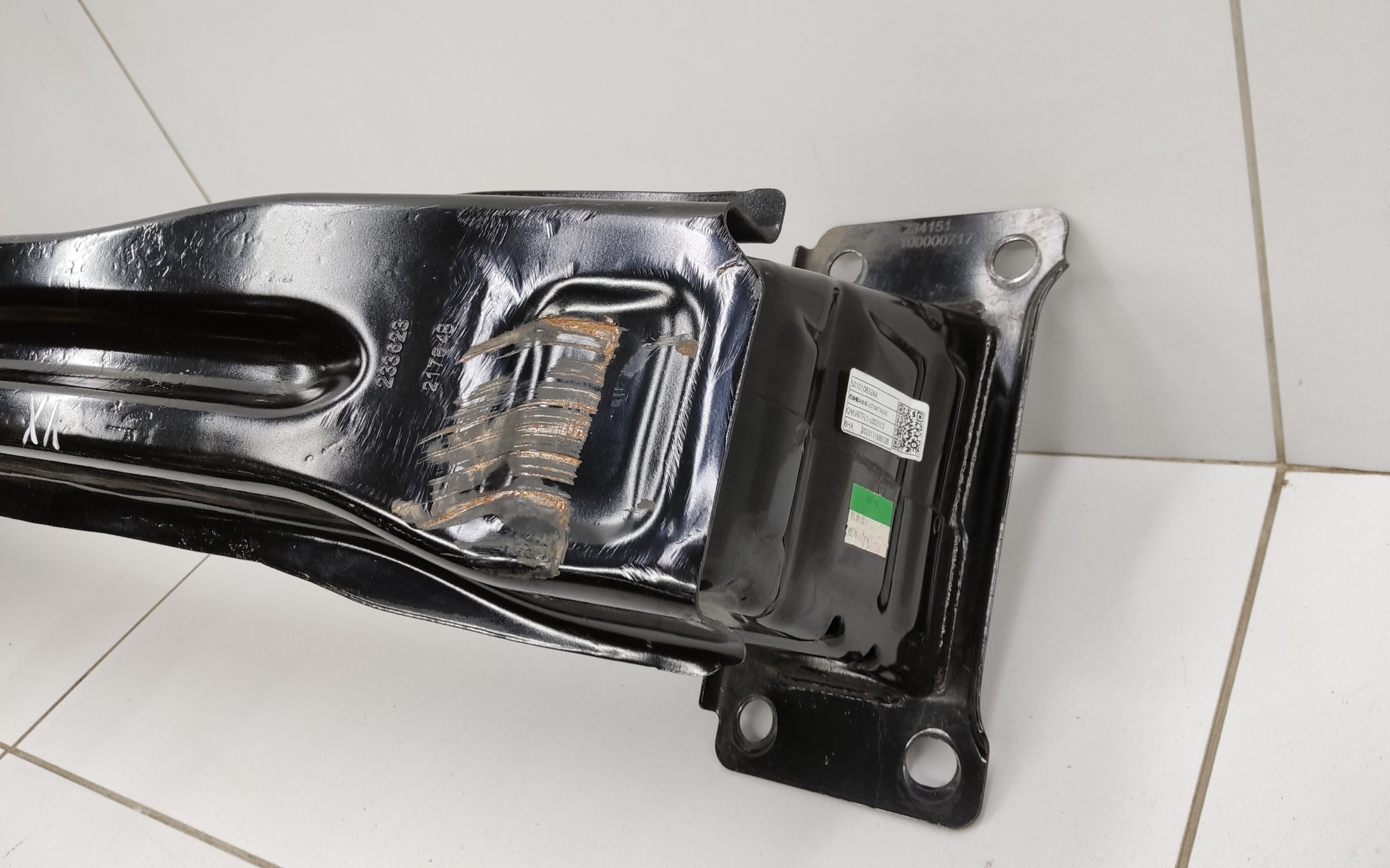 Усилитель переднего бампера Exeed VX