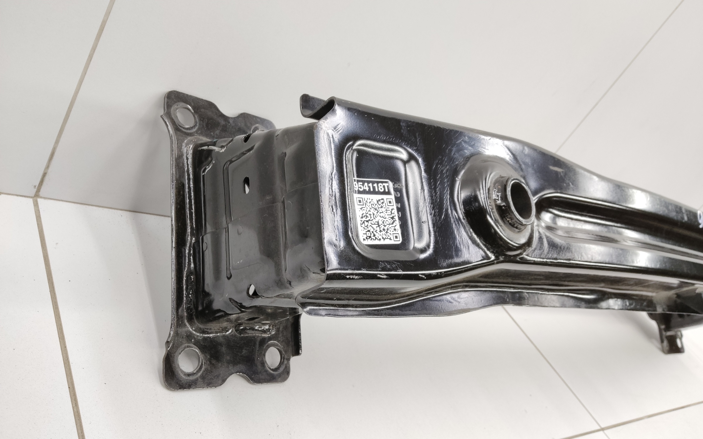 Усилитель переднего бампера Exeed VX