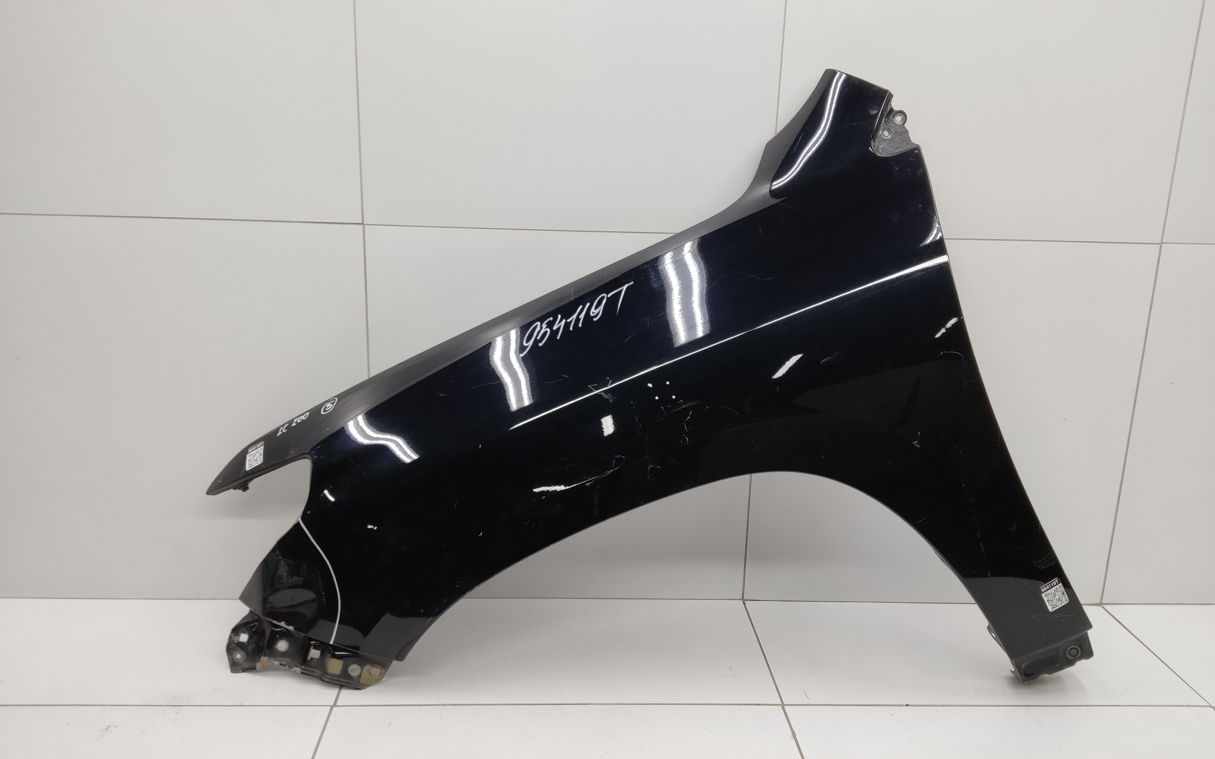 Крыло переднее левое Toyota Land Cruiser 200 Restail 1