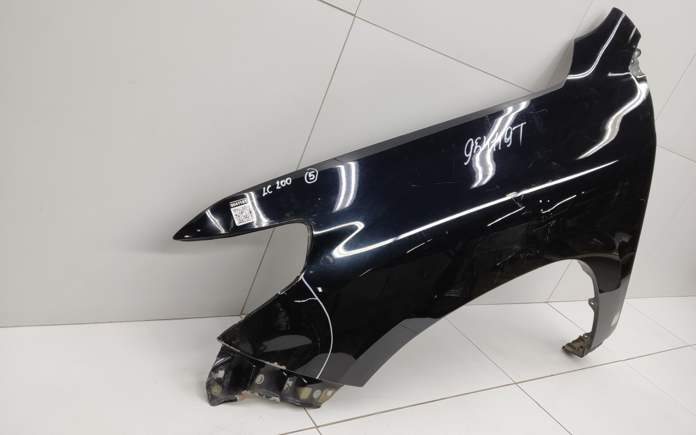 Крыло переднее левое Toyota Land Cruiser 200 Restail 1