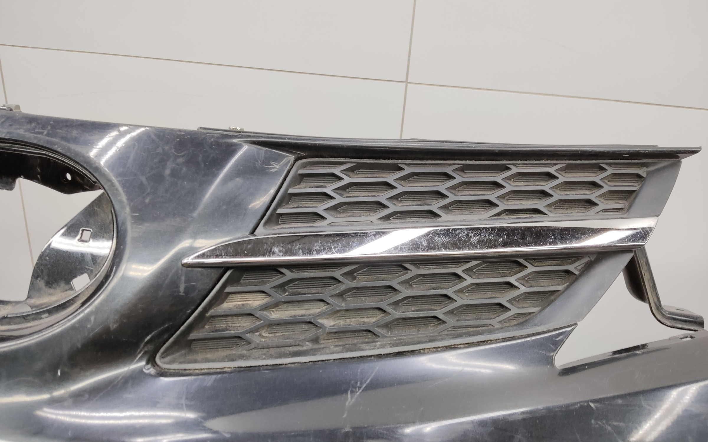 Бампер передний Toyota RAV4 CA40 под омыватели