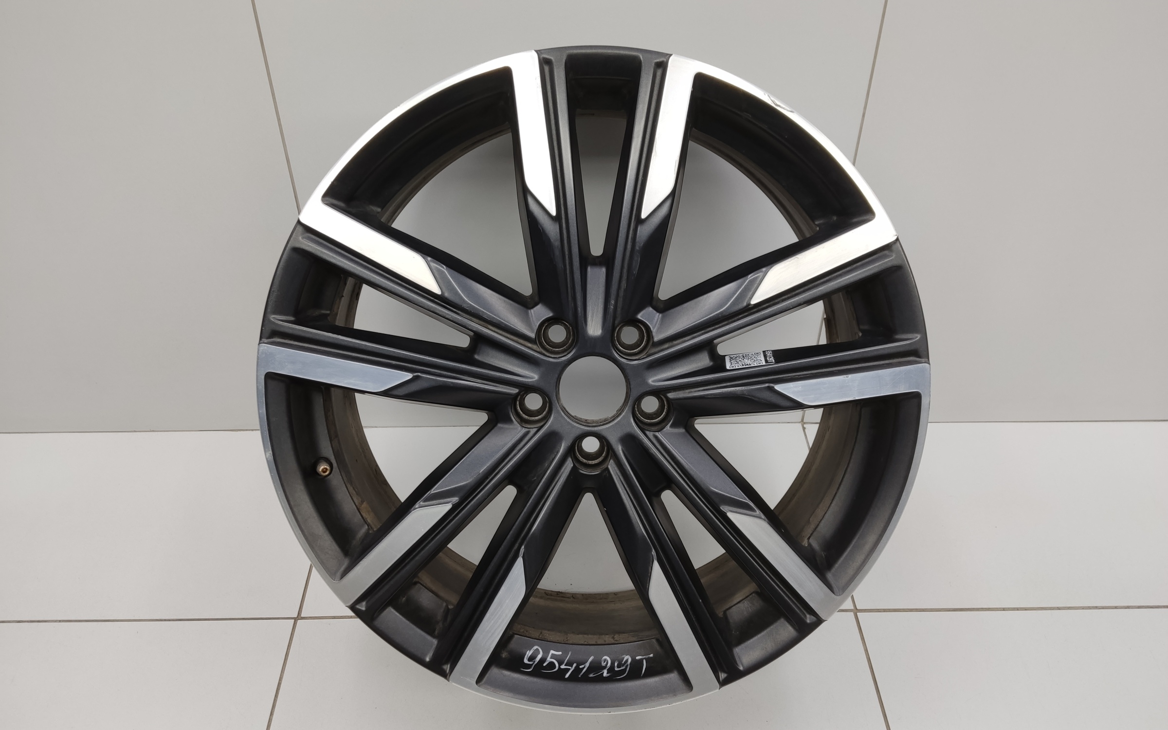 Диск колеса литой Geely Monjaro R20