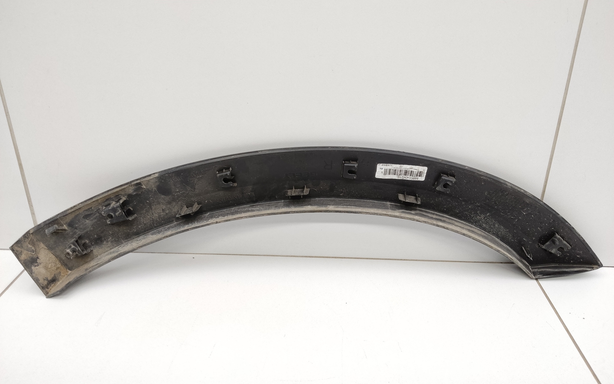 Накладка двери задней правой Geely Monjaro