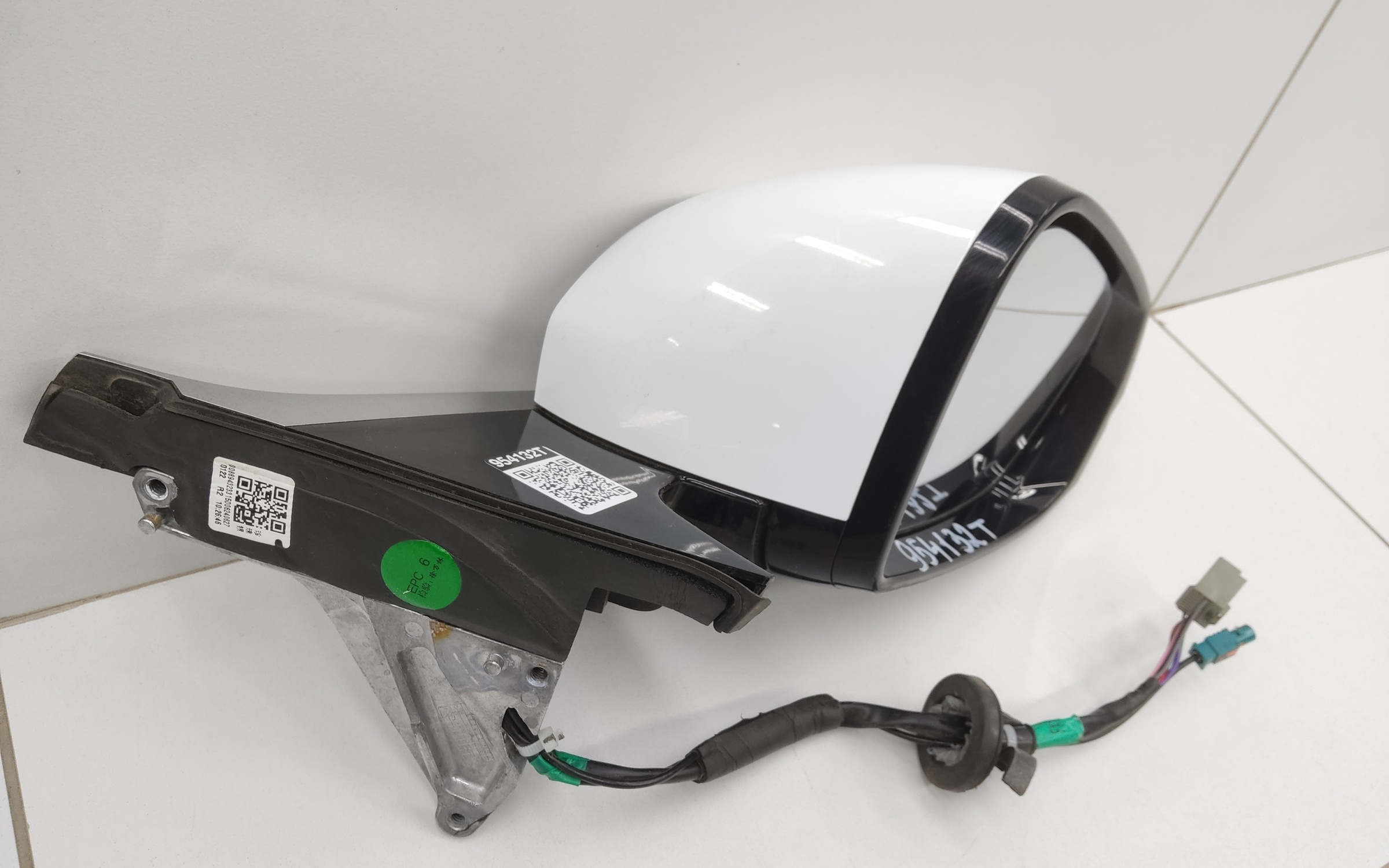 Зеркало правое Geely Atlas 2 10+1 контактов