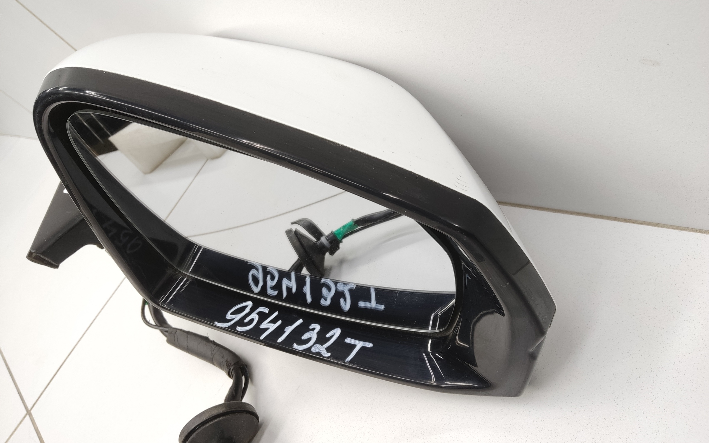 Зеркало правое Geely Atlas 2 10+1 контактов