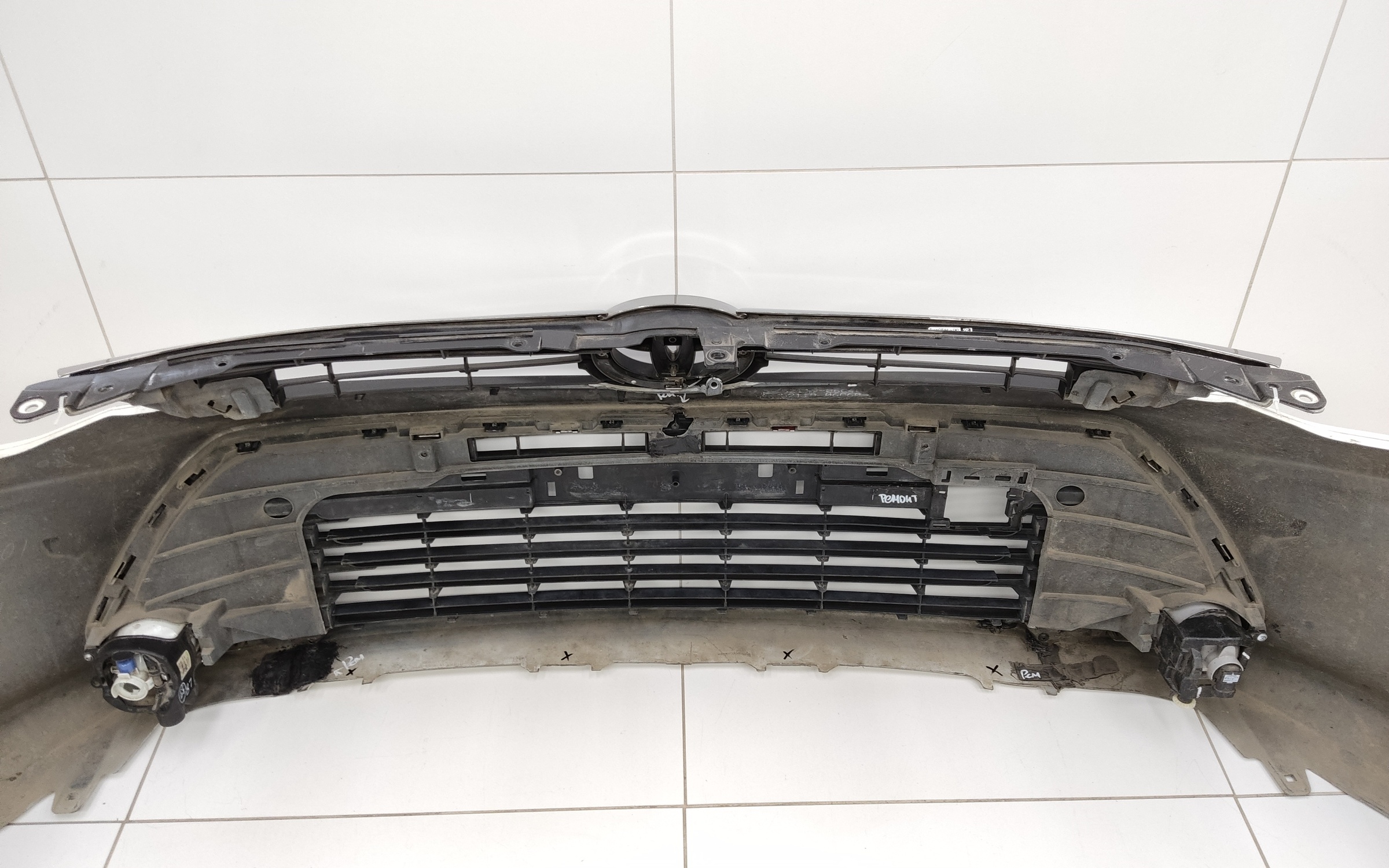 Бампер передний Toyota Camry V55