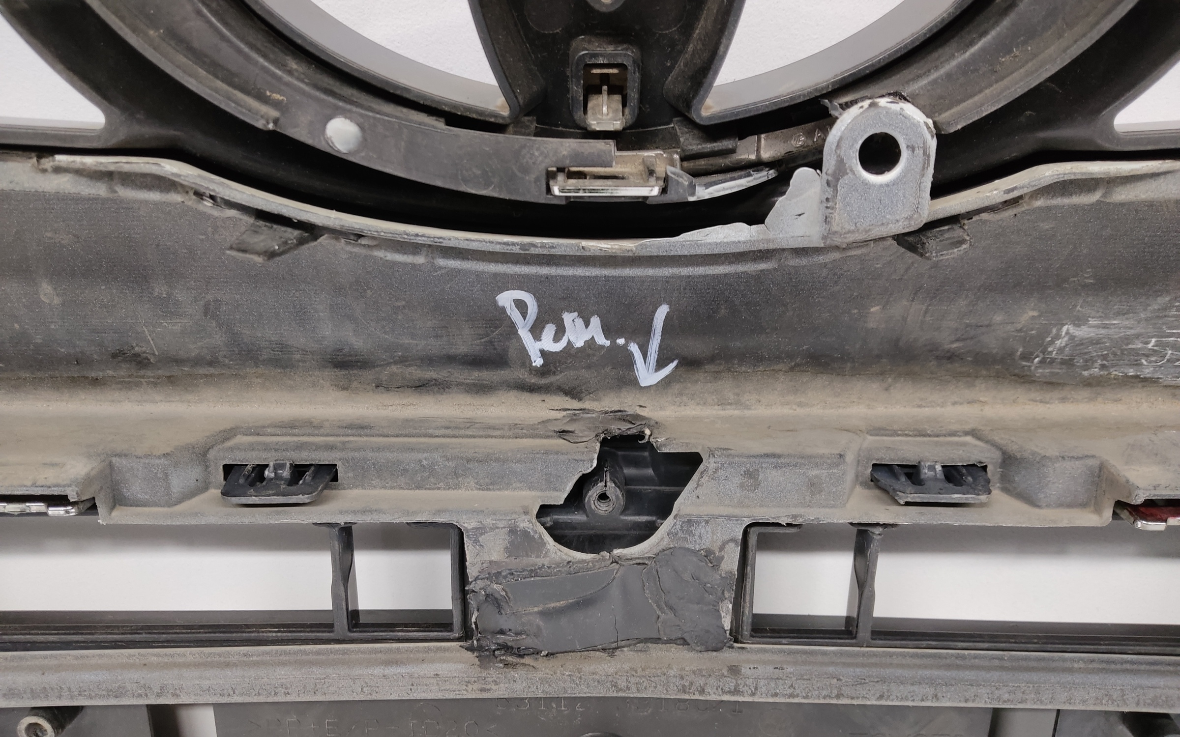 Бампер передний Toyota Camry V55