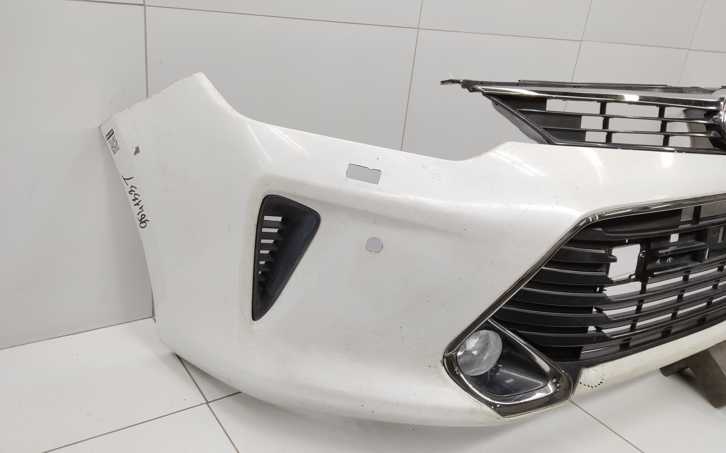 Бампер передний Toyota Camry V55