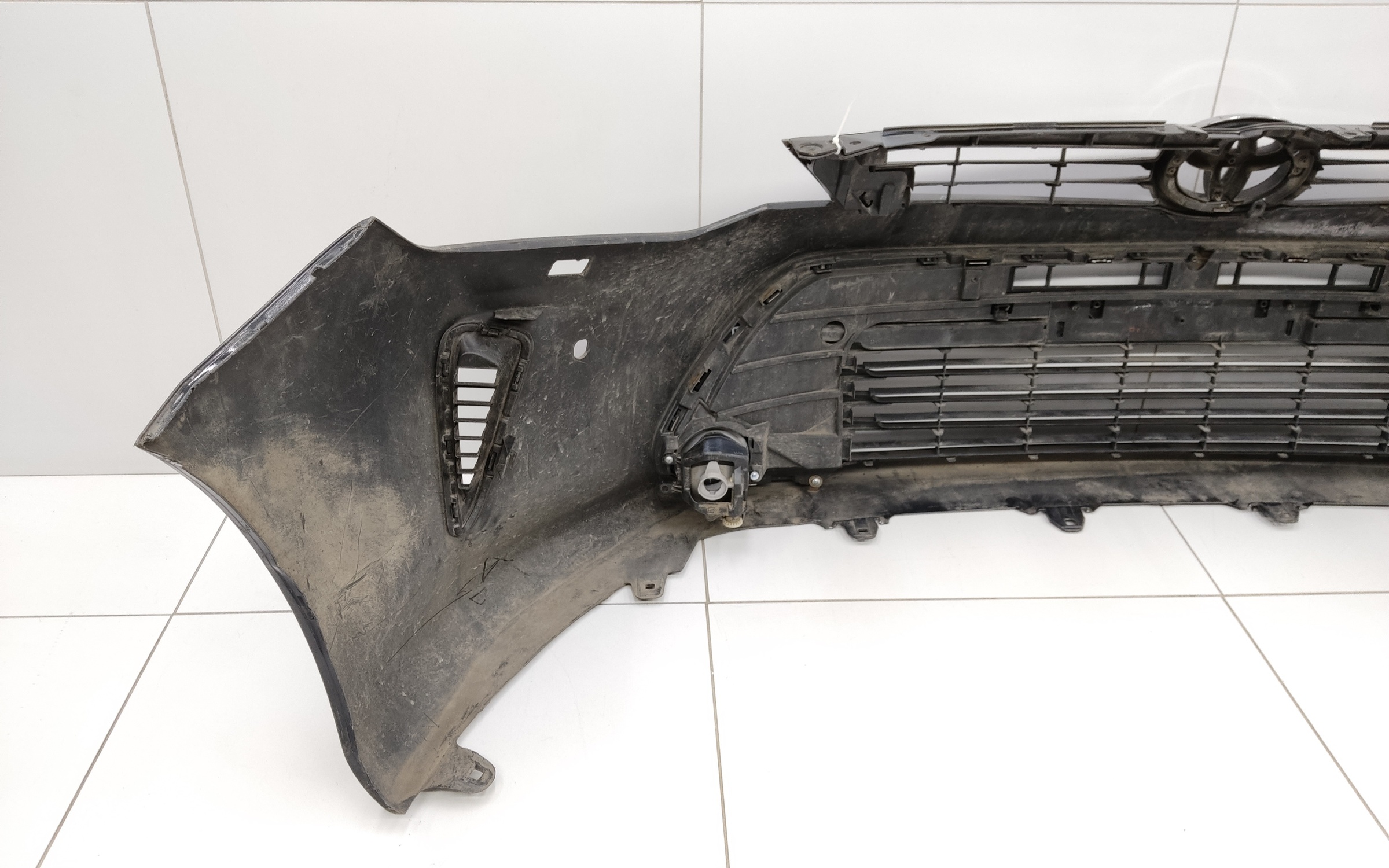 Бампер передний Toyota Camry V55