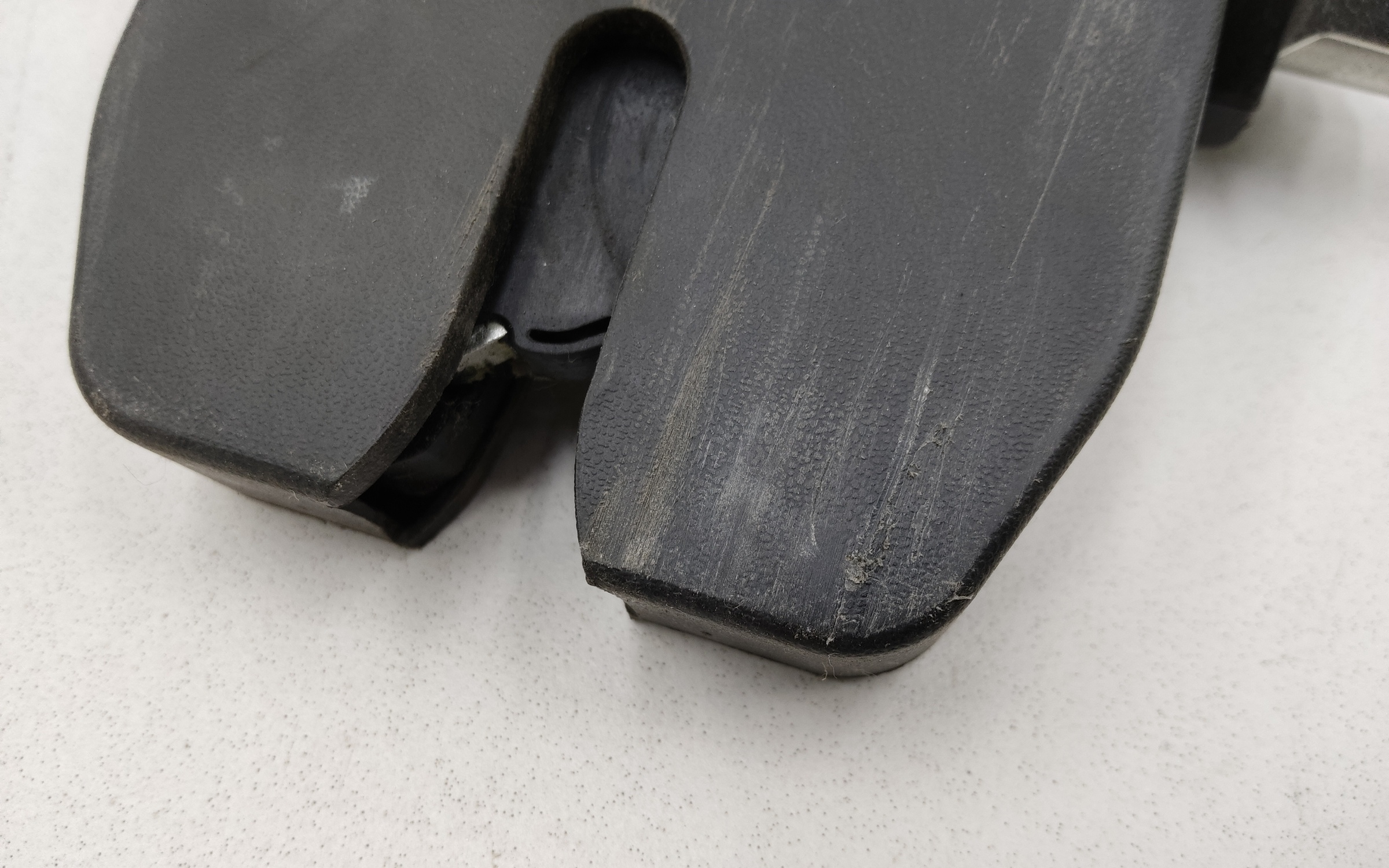 Замок крышки багажника Changan CS35PLUS