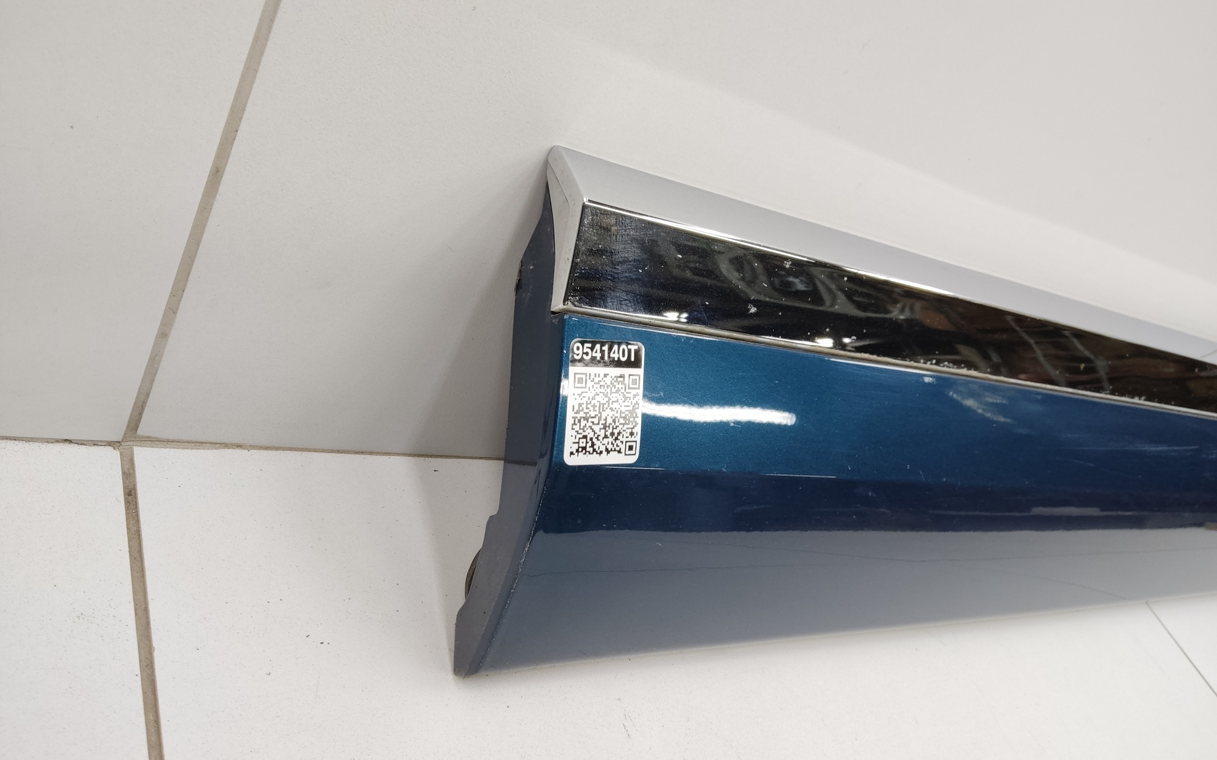 Накладка двери передней правой Geely Monjaro