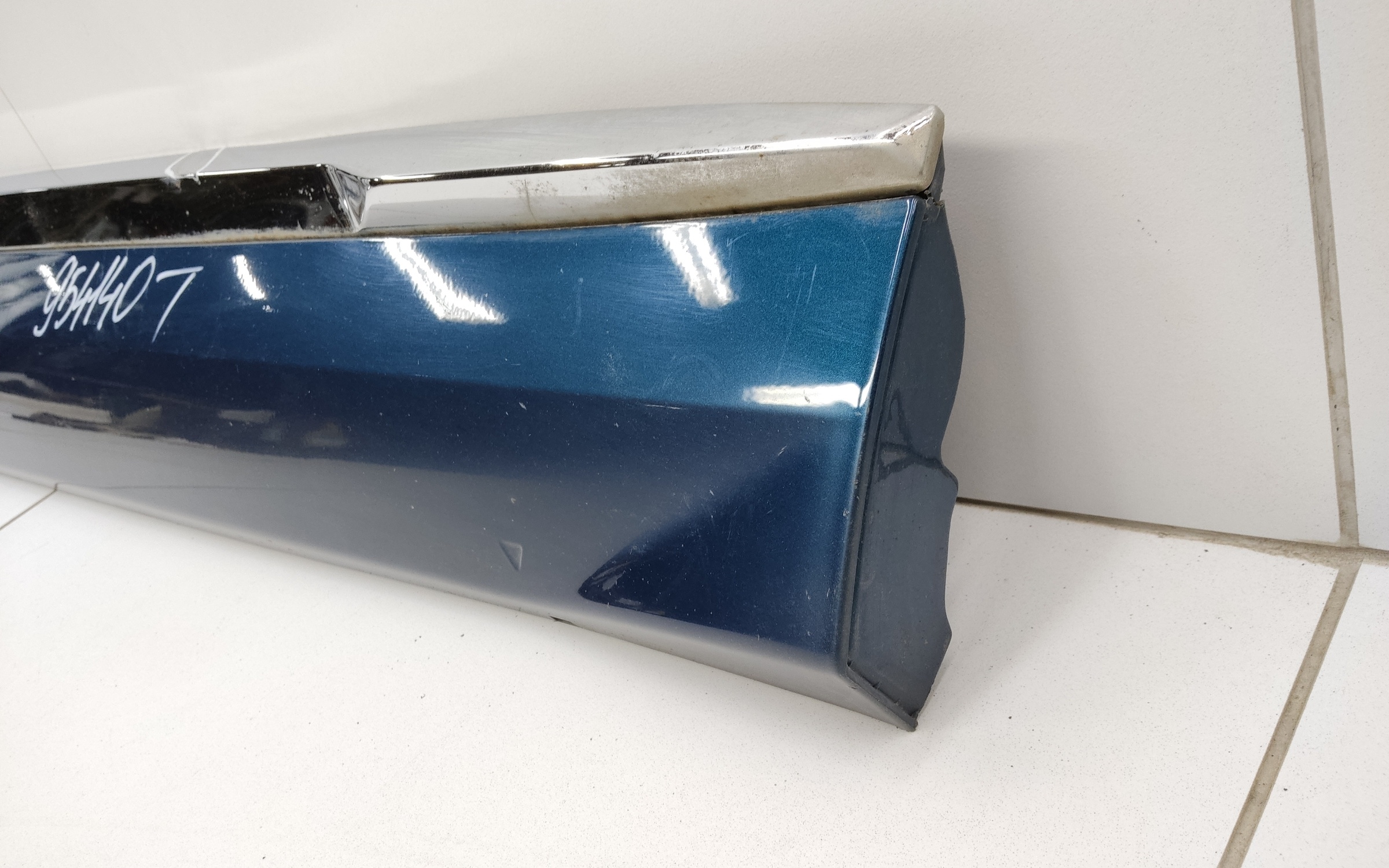 Накладка двери передней правой Geely Monjaro