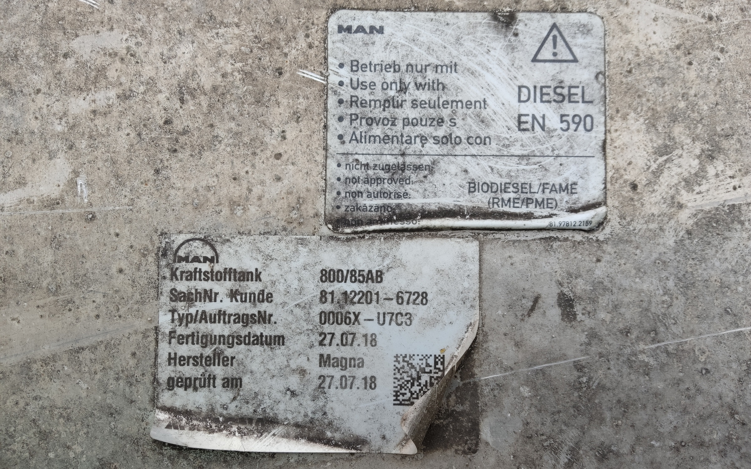 Бак топливный MAN TGS со ступеньками 800л+85л