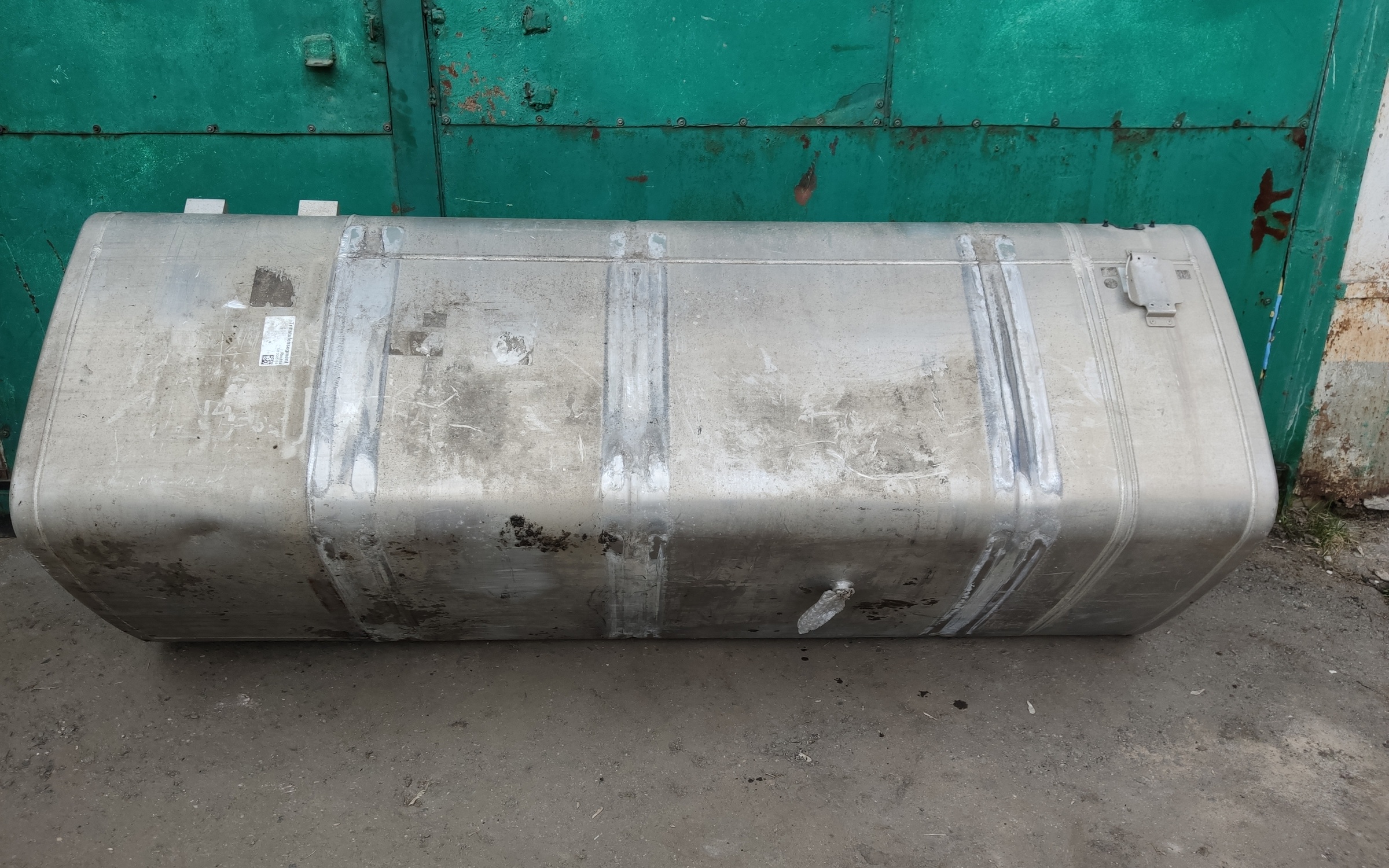 Бак топливный MAN TGS со ступеньками 800л+85л