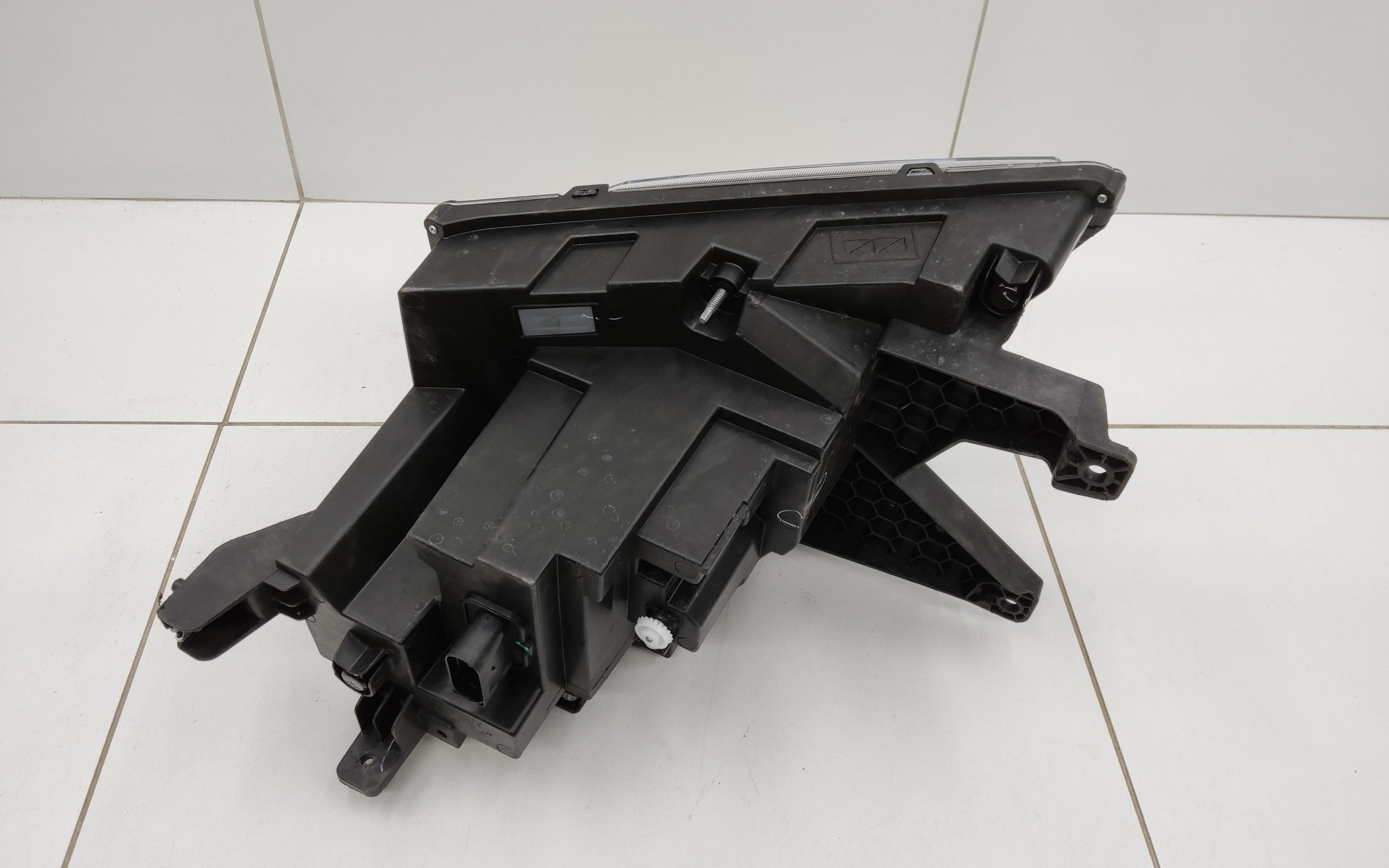 Фара передняя правая Jetour Dashing LED