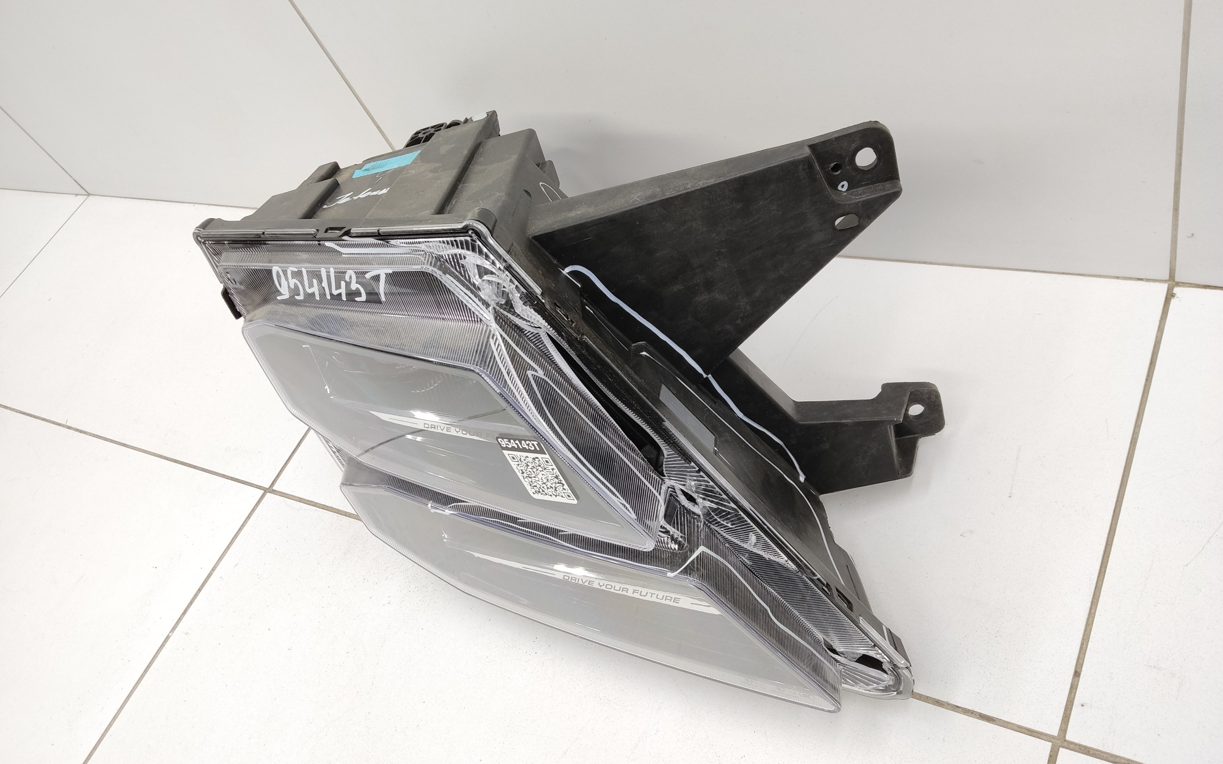 Фара передняя правая Jetour Dashing LED