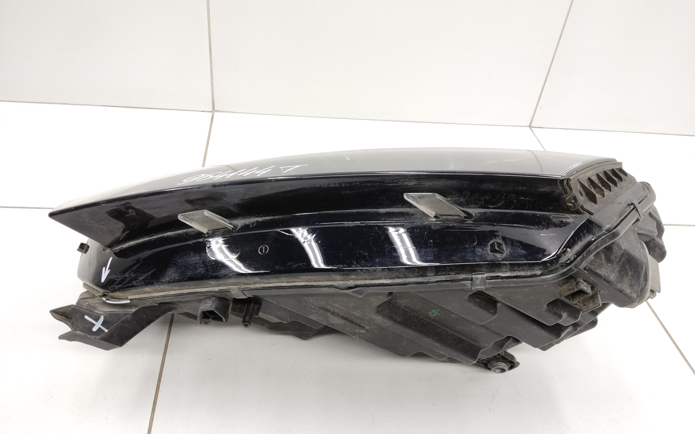 Фара передняя левая Skoda Octavia A8 LED