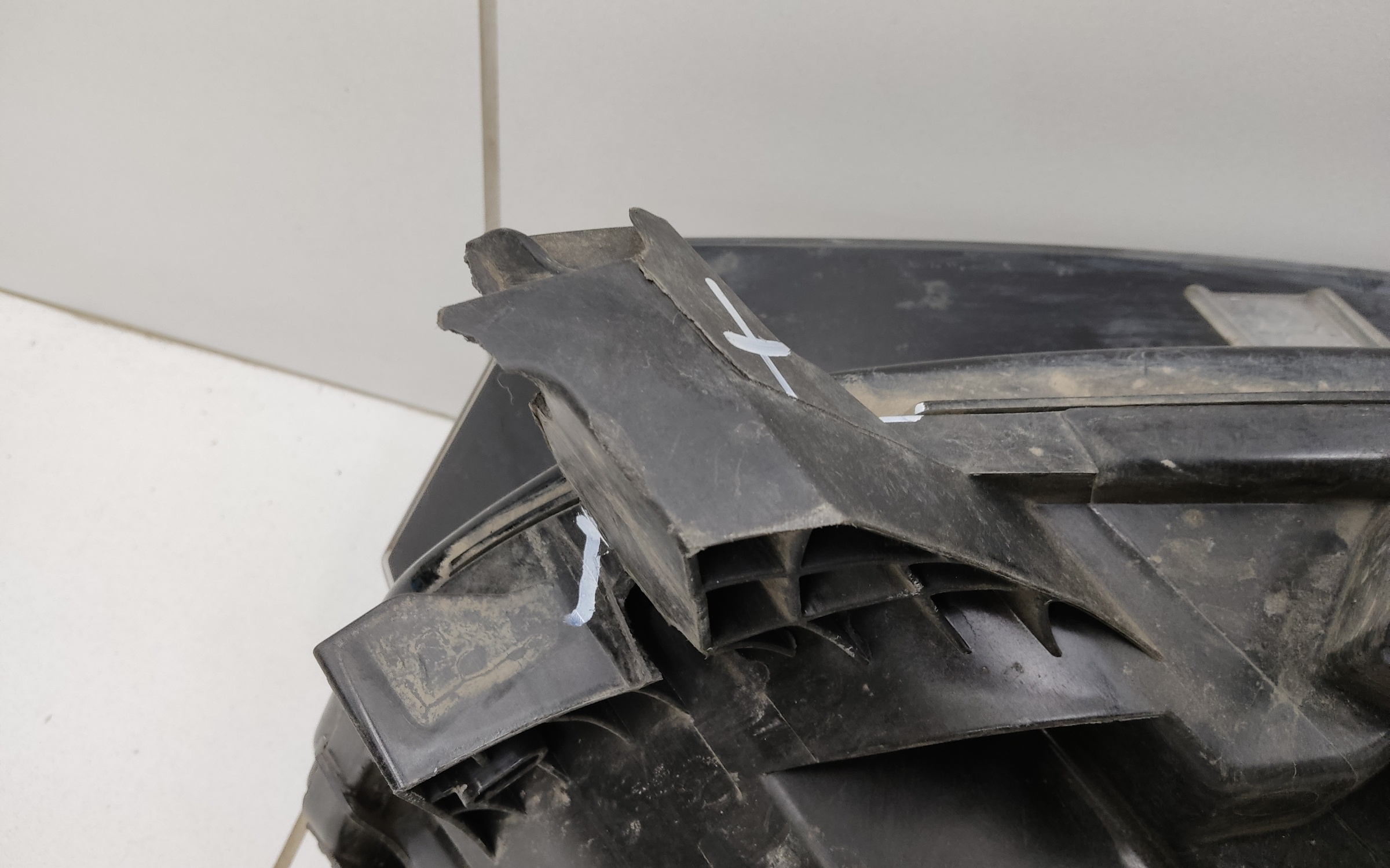 Фара передняя левая Skoda Octavia A8 LED