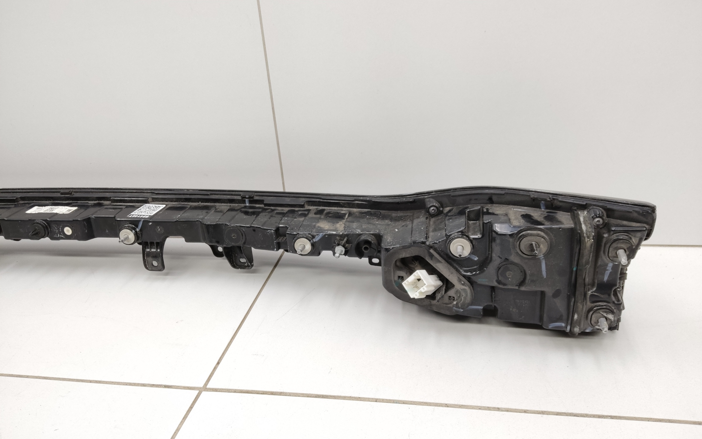 Фонарь задний центральный в крышке багажника Geely Okavango 1 Restail LED