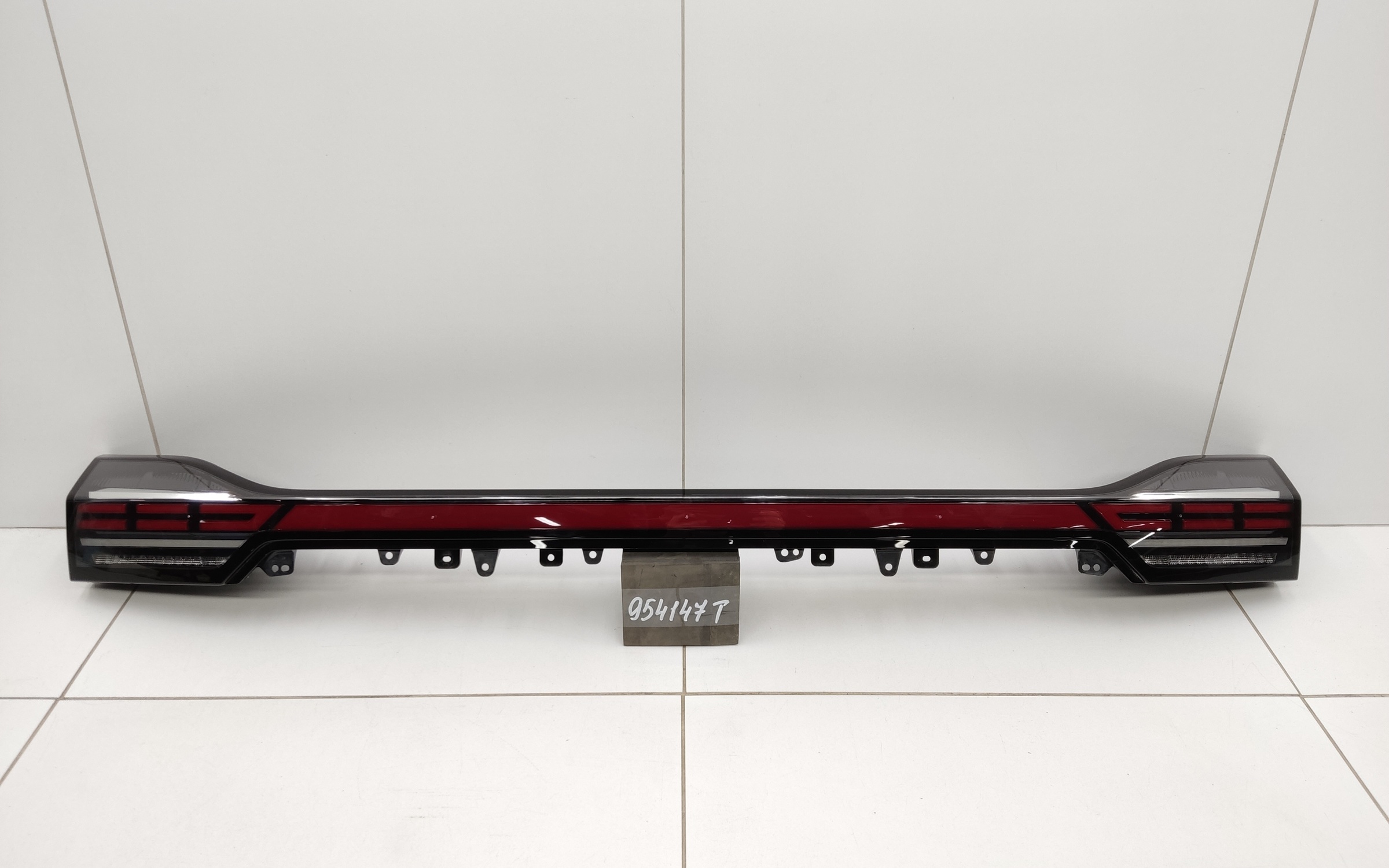 Фонарь задний центральный в крышке багажника Geely Okavango 1 Restail LED