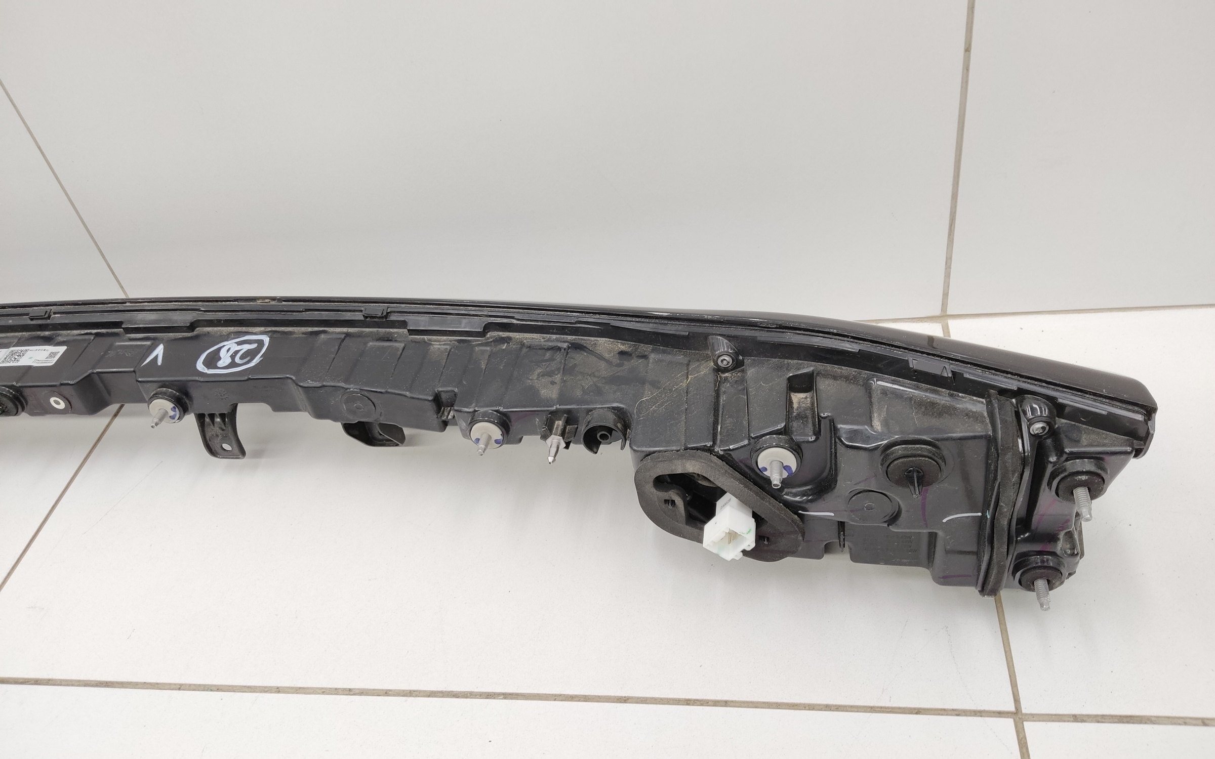 Фонарь задний центральный в крышке багажника Geely Okavango 1 Restail LED