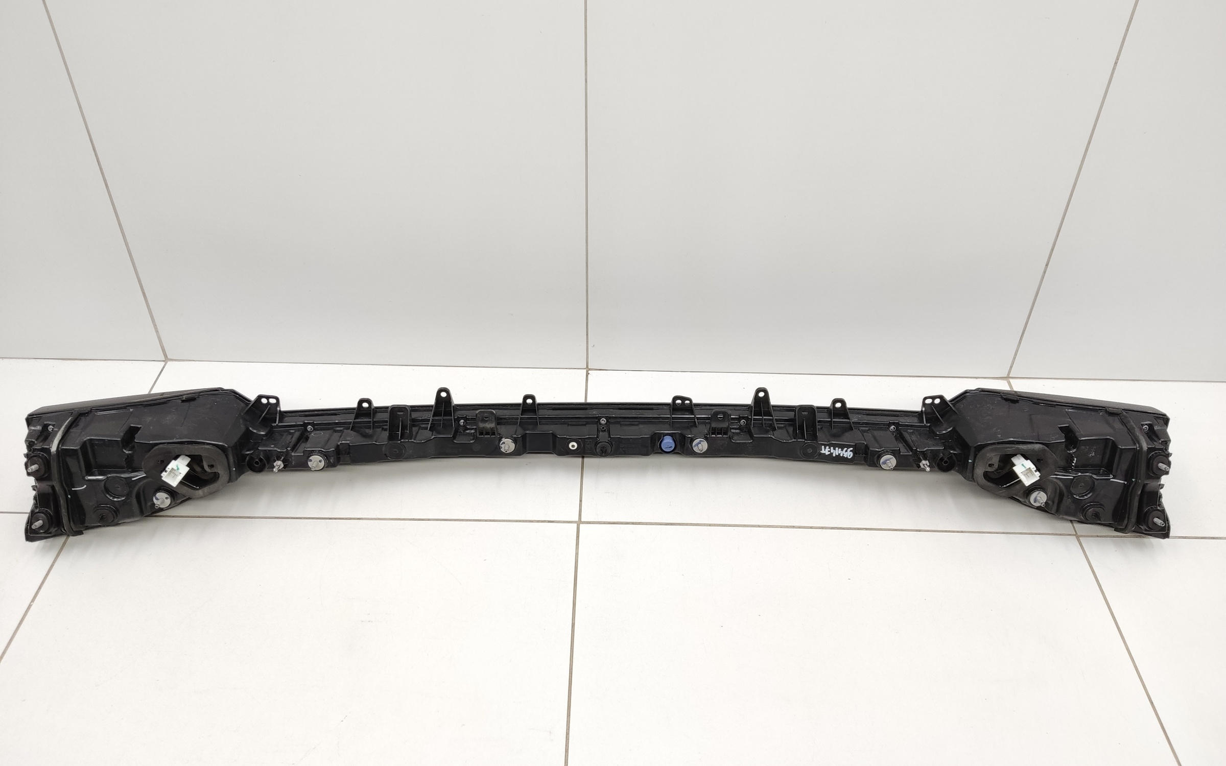 Фонарь задний центральный в крышке багажника Geely Okavango 1 Restail LED