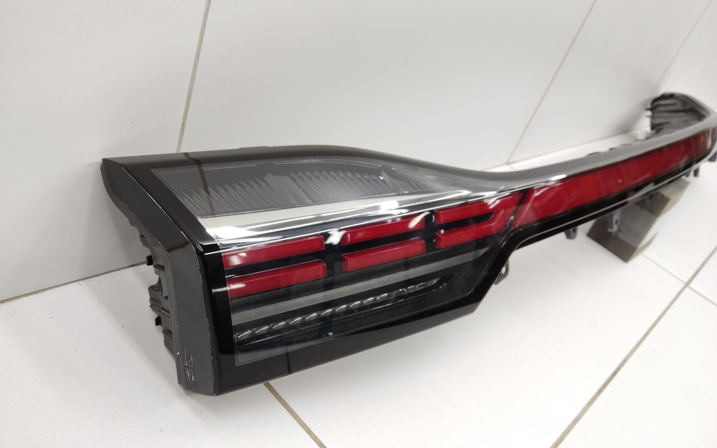 Фонарь задний центральный в крышке багажника Geely Okavango 1 Restail LED