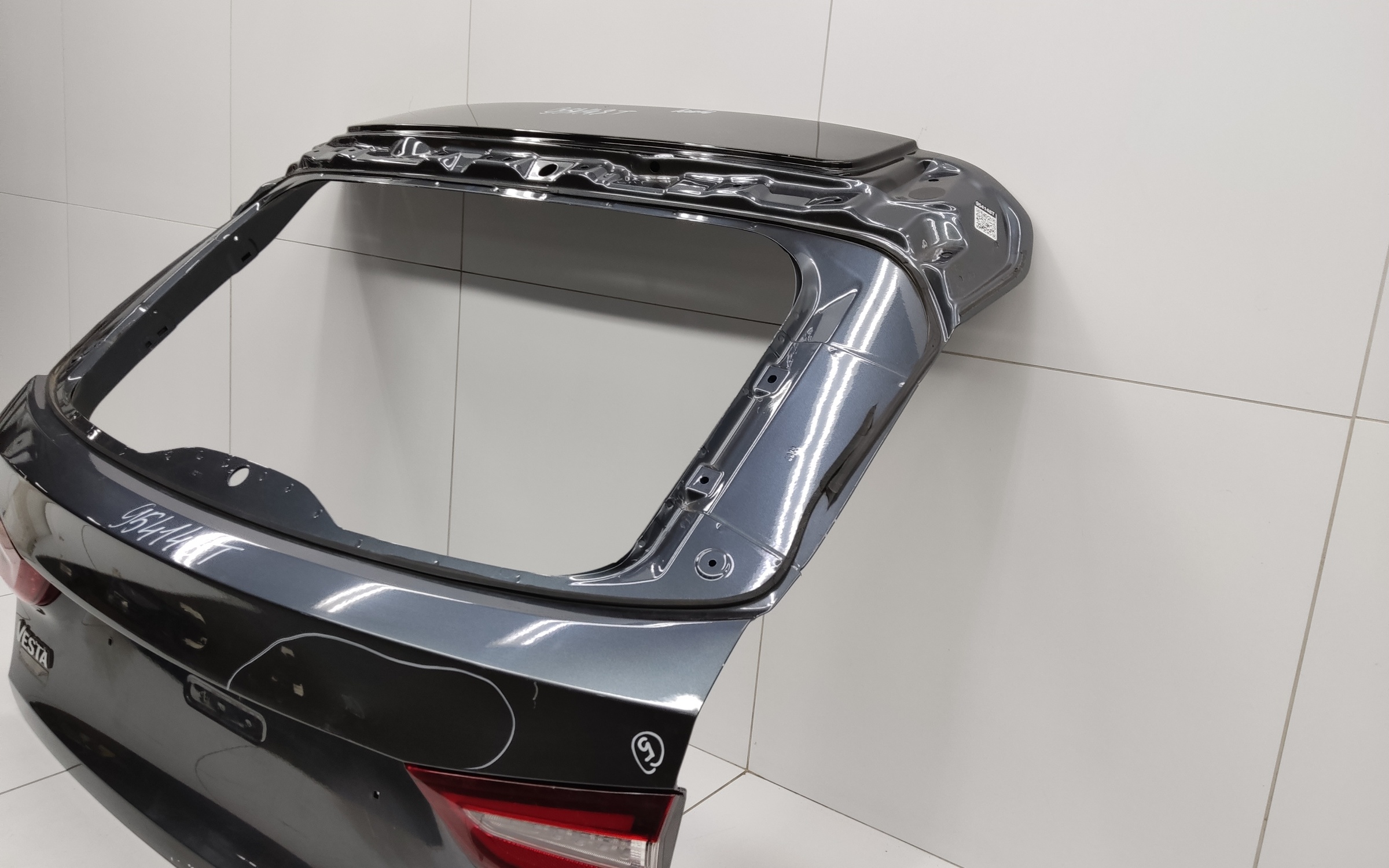 Крышка багажника Lada Vesta Wagon Restail