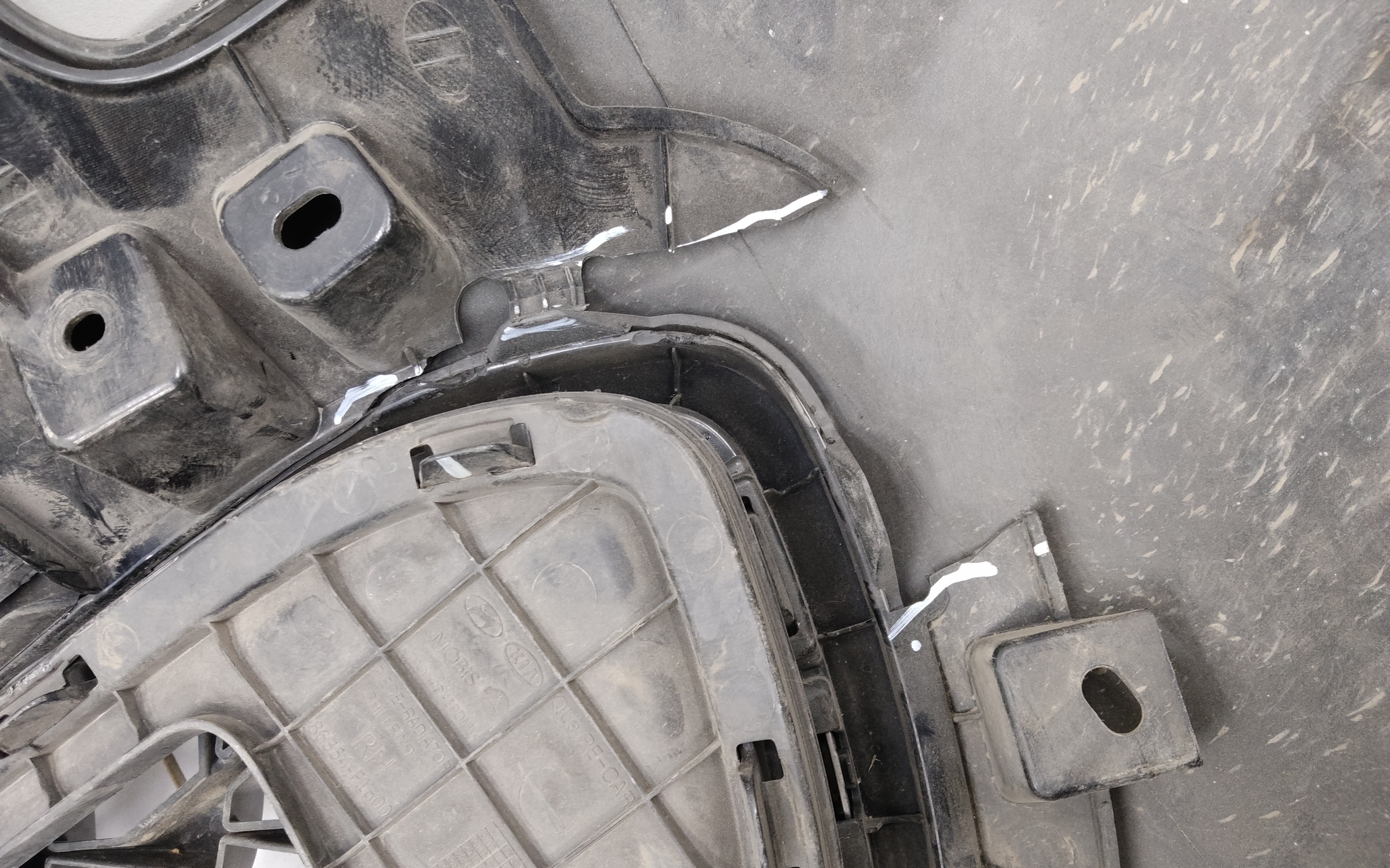 Бампер передний Kia Sportage 4 Restail