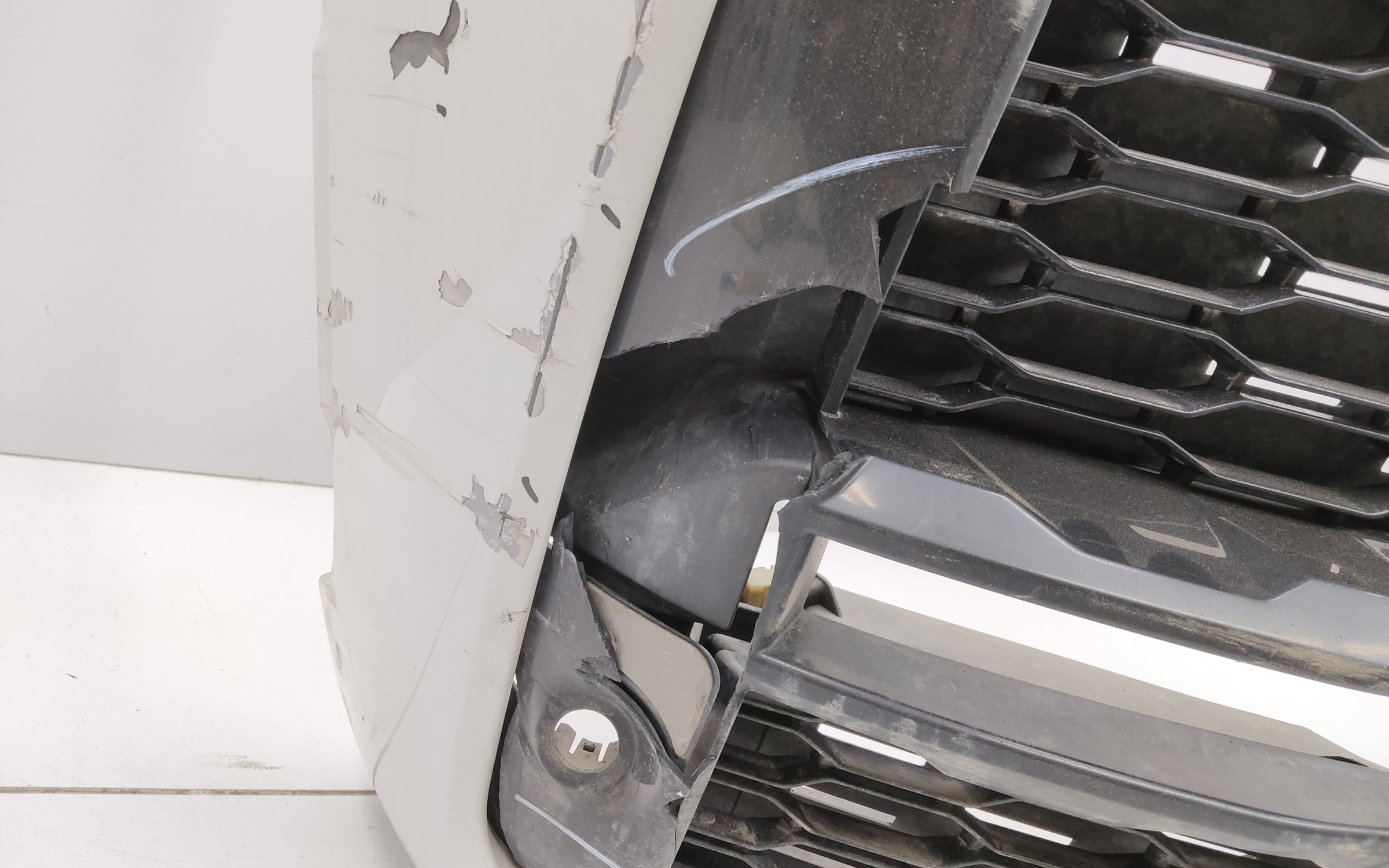 Бампер передний BMW X1 F48 Restail M-paket